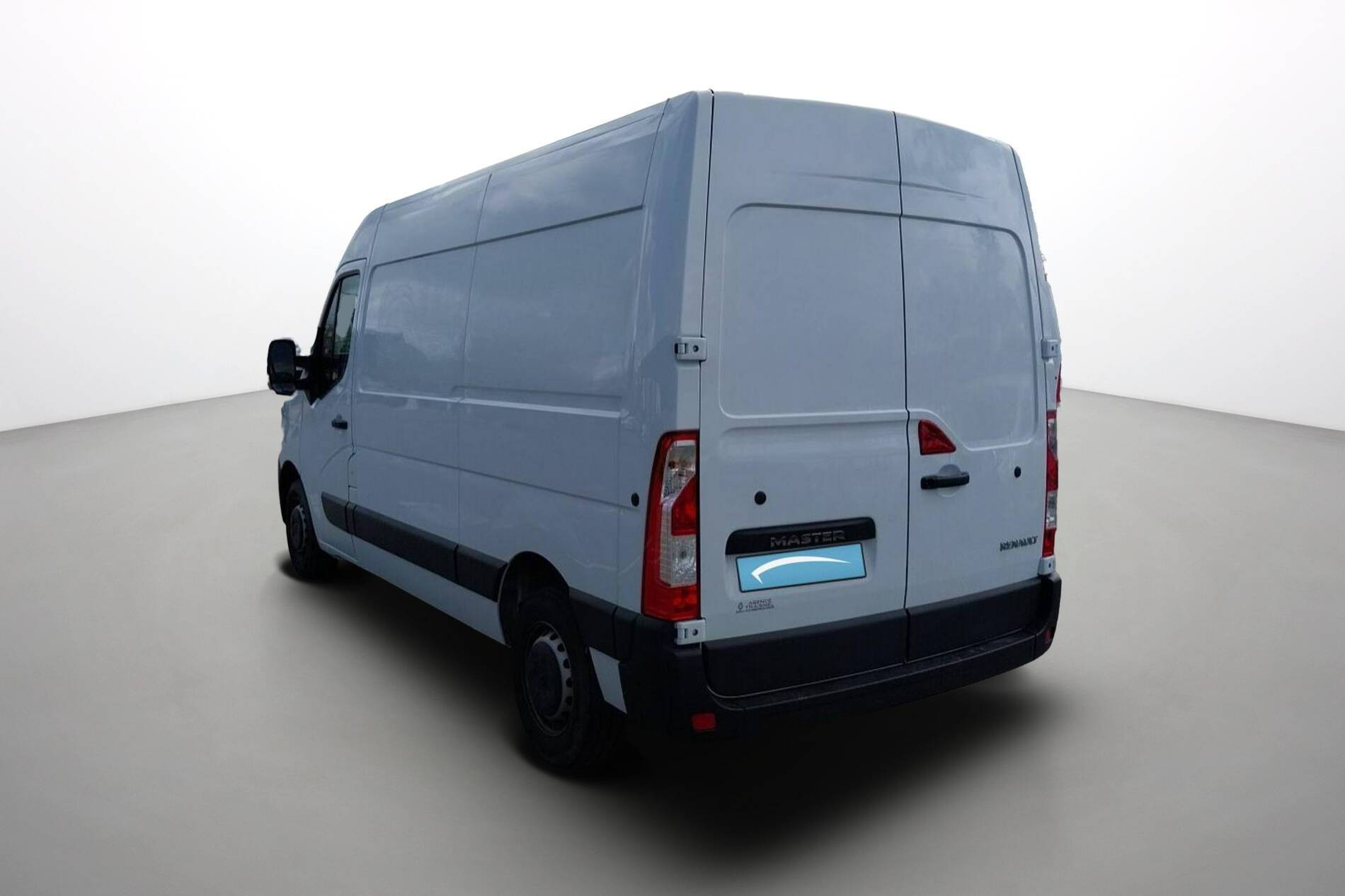 Vente en ligne Renault Master Fourgon MASTER FGN TRAC F3500 L2H2 BLUE DCI 135 au prix de 24 990 €