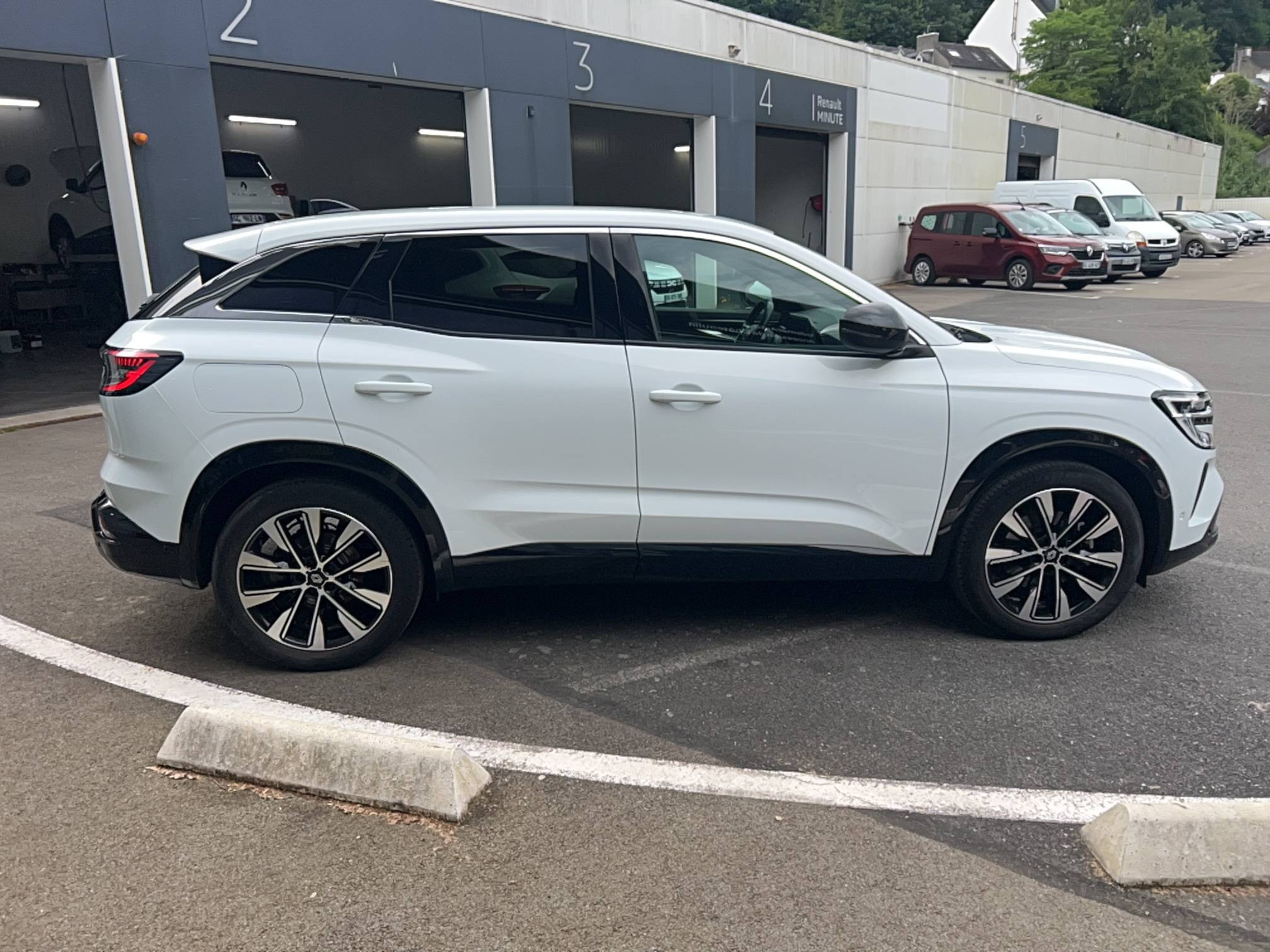 Vente en ligne Renault Austral  E-Tech hybrid 200 au prix de 26 990 €
