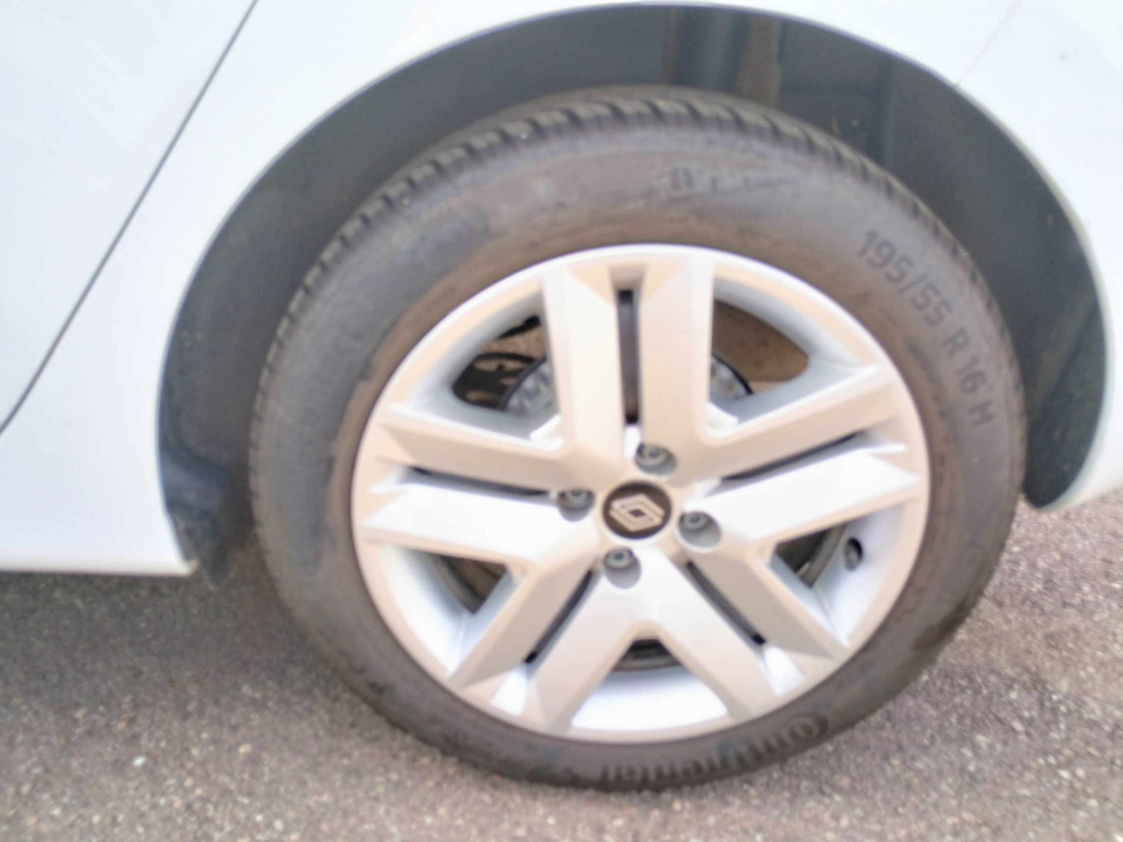 Vente en ligne Renault Clio 5 Clio Eco-G 100 ch GSR2 au prix de 14 991 €