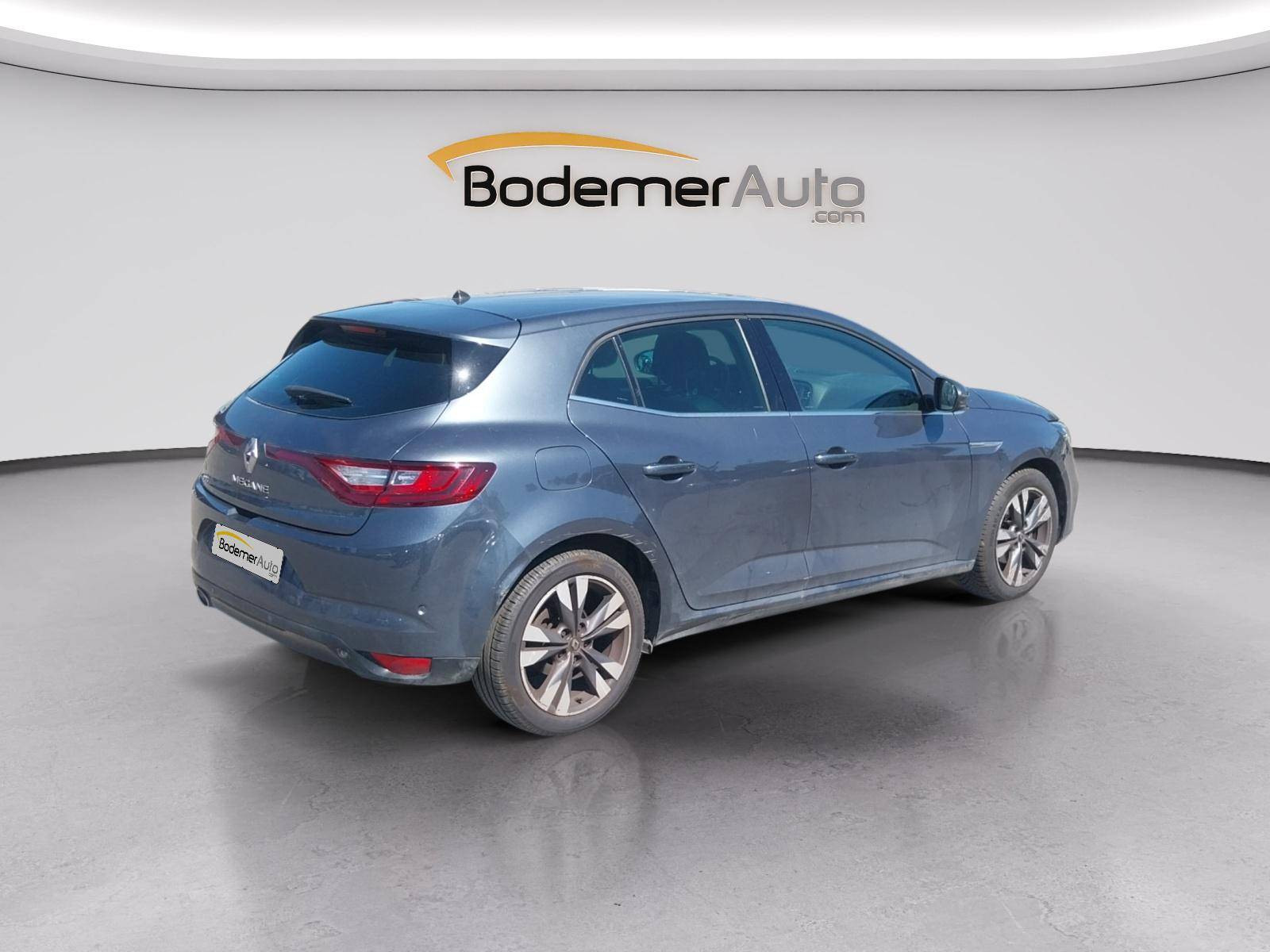 Vente en ligne Renault Megane 4 Mégane IV Berline TCe 140 EDC FAP au prix de 14 990 €