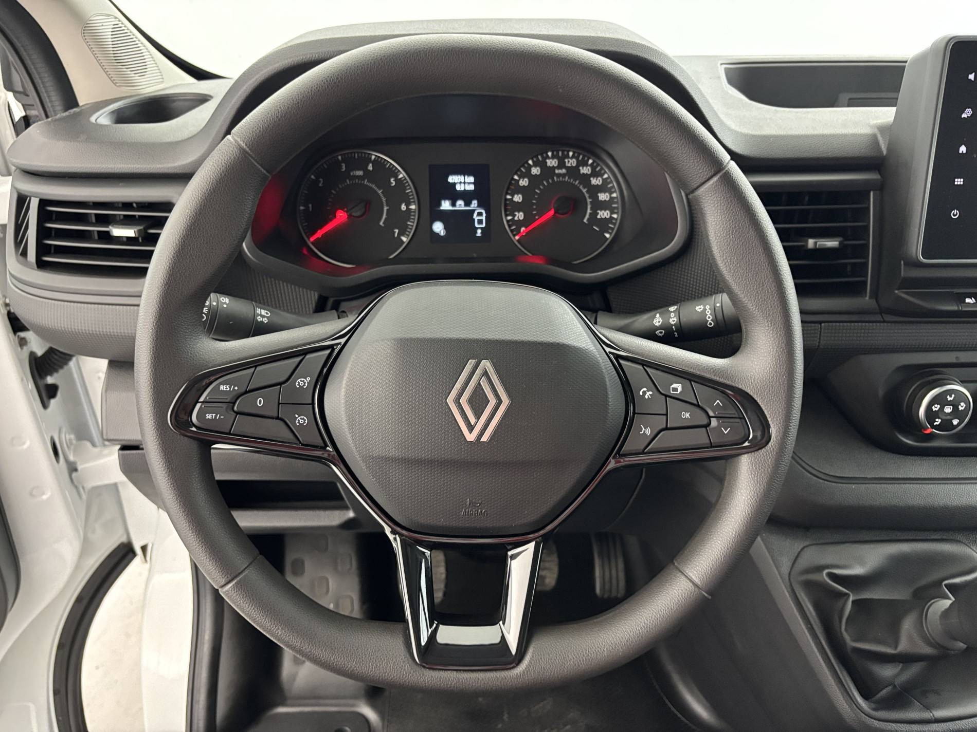 Vente en ligne Renault Trafic 3 Fourgon TRAFIC FG BLUE DCI 130 L1H1 3T GSR2 au prix de 22 490 €