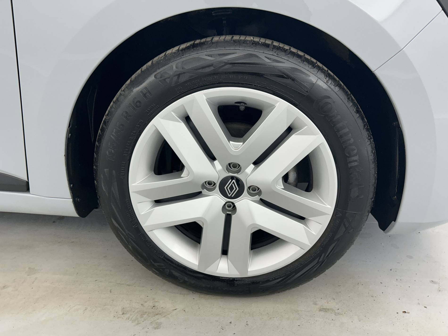 Vente en ligne Renault Clio 5 Clio TCe 90 au prix de 15 990 €