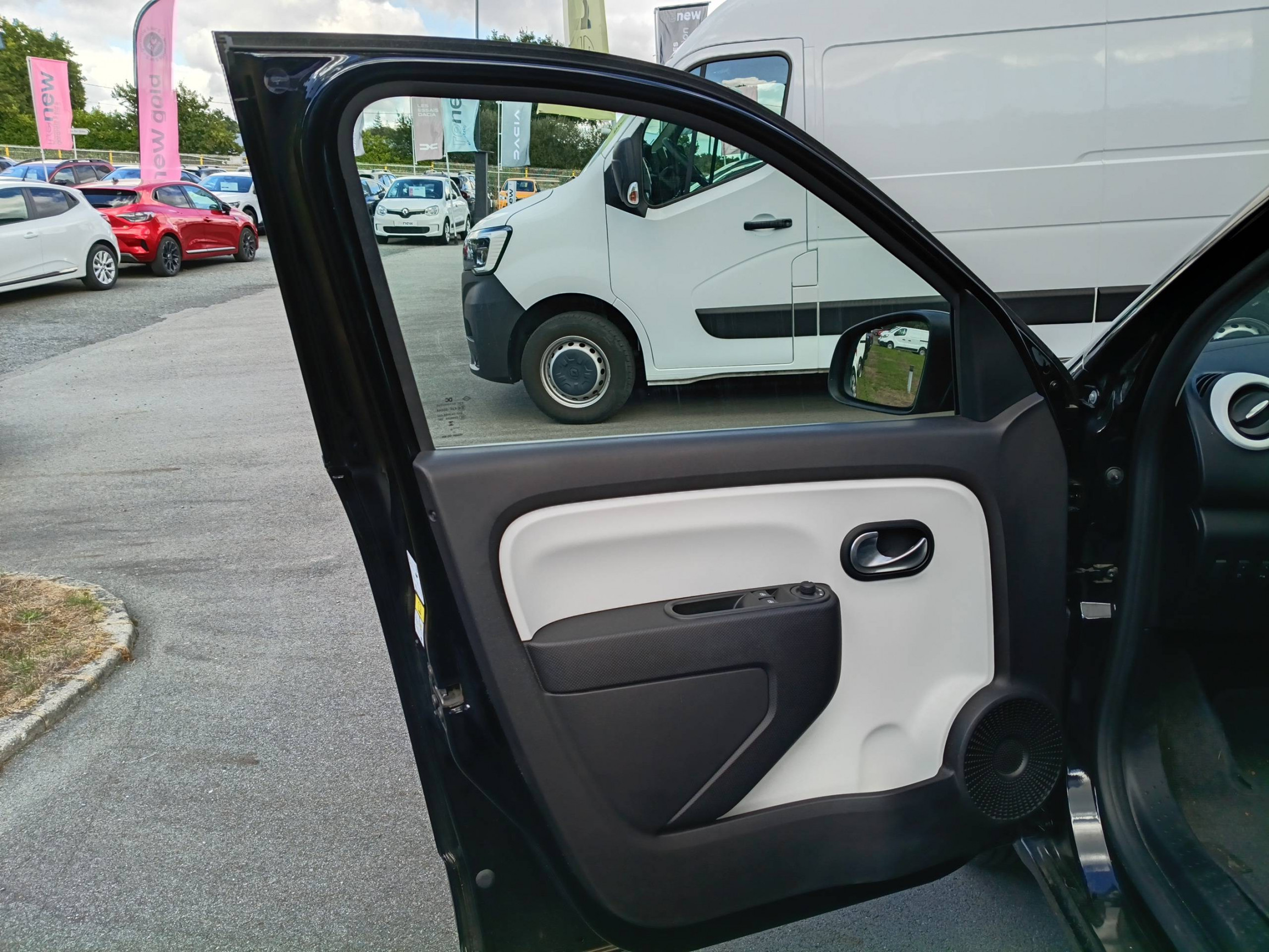 Vente en ligne Renault Twingo Electrique Twingo III E-Tech au prix de 14 990 €