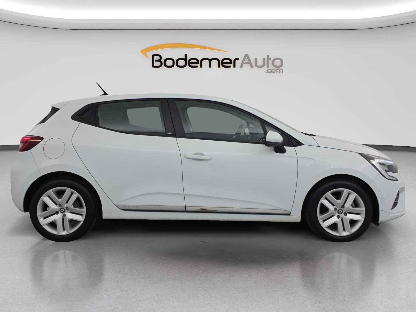 Vente en ligne Renault Clio 5 Clio E-Tech 140 au prix de 13 990 €