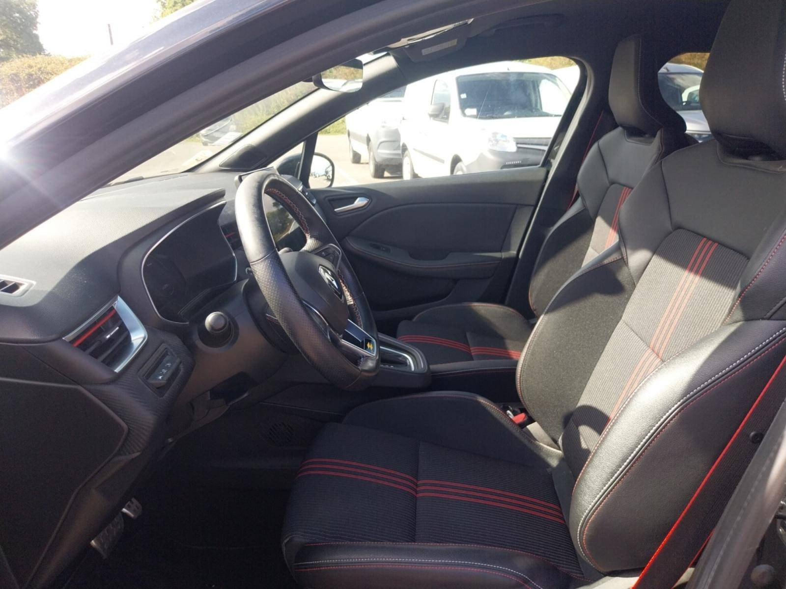 Vente en ligne Renault Clio 5 Clio E-Tech 140 - 21N au prix de 18 990 €