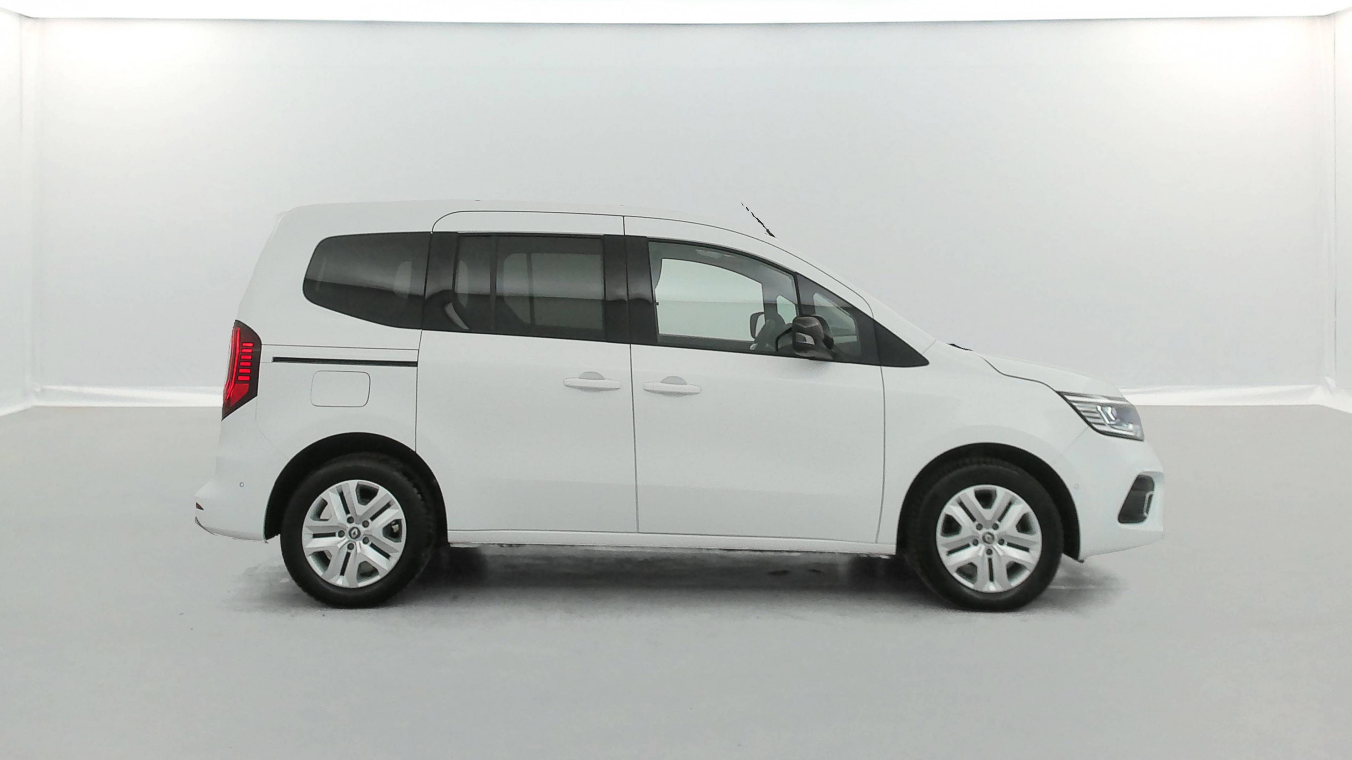 Vente en ligne Renault Kangoo  Blue dCi 95 au prix de 23 890 €