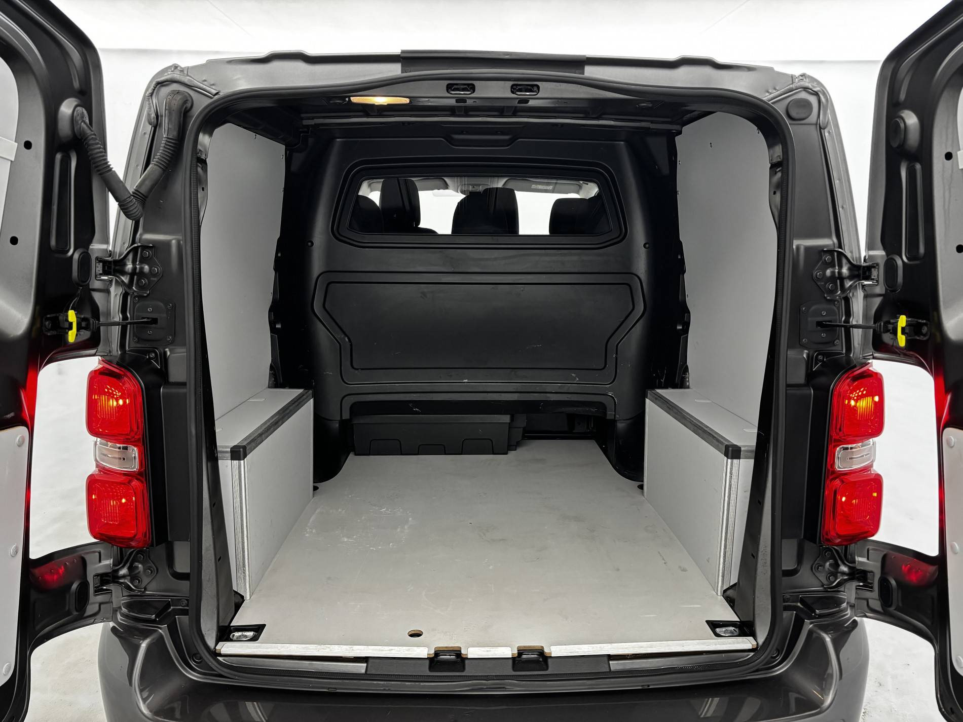 Vente en ligne Peugeot Expert Cabine Approfondie EXPERT CA STANDARD BLUEHDI 180 S&S EAT8 au prix de 28 790 €