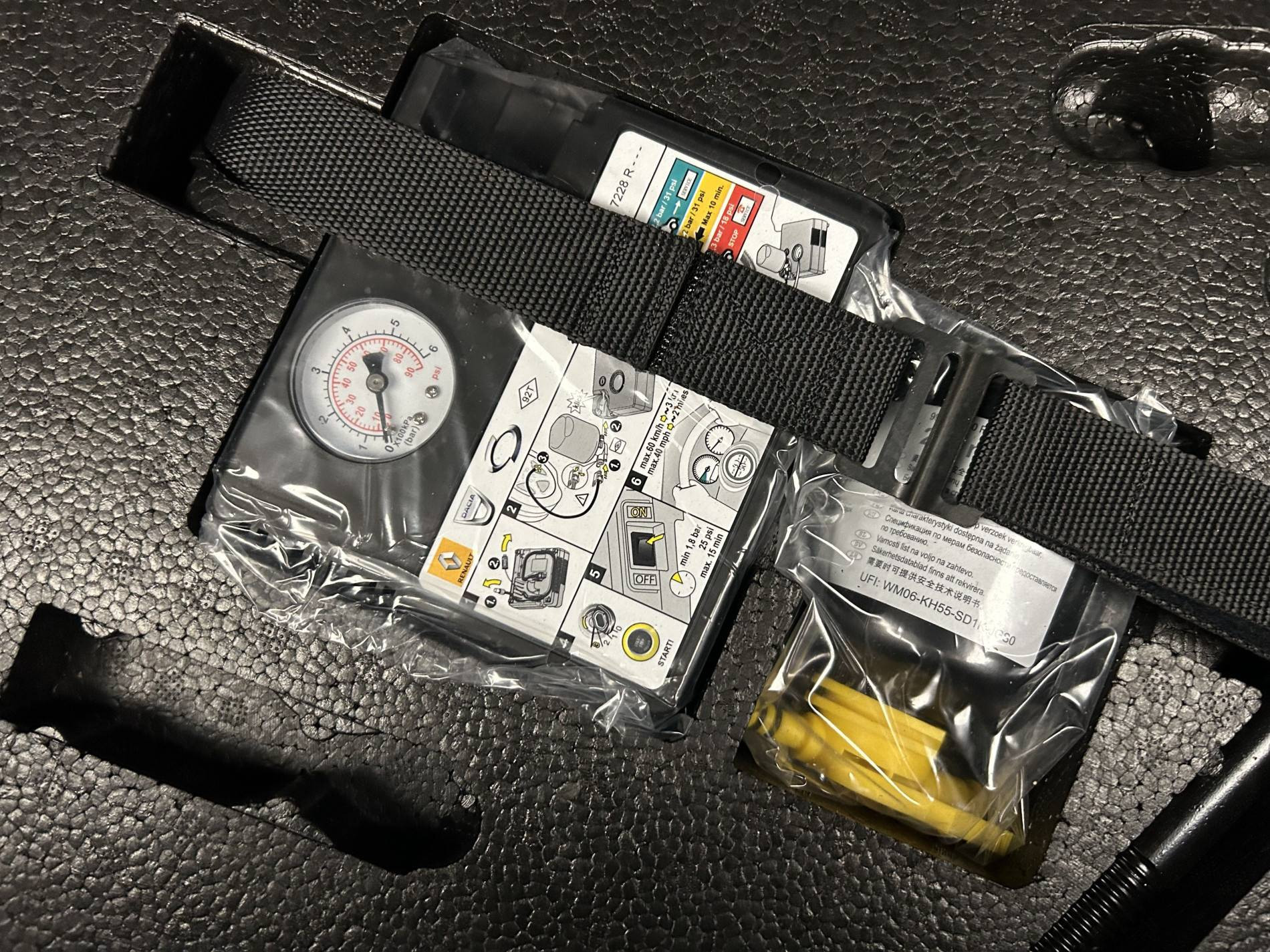 Vente en ligne Renault Clio 5 Clio E-Tech 140 - 21N au prix de 15 390 €