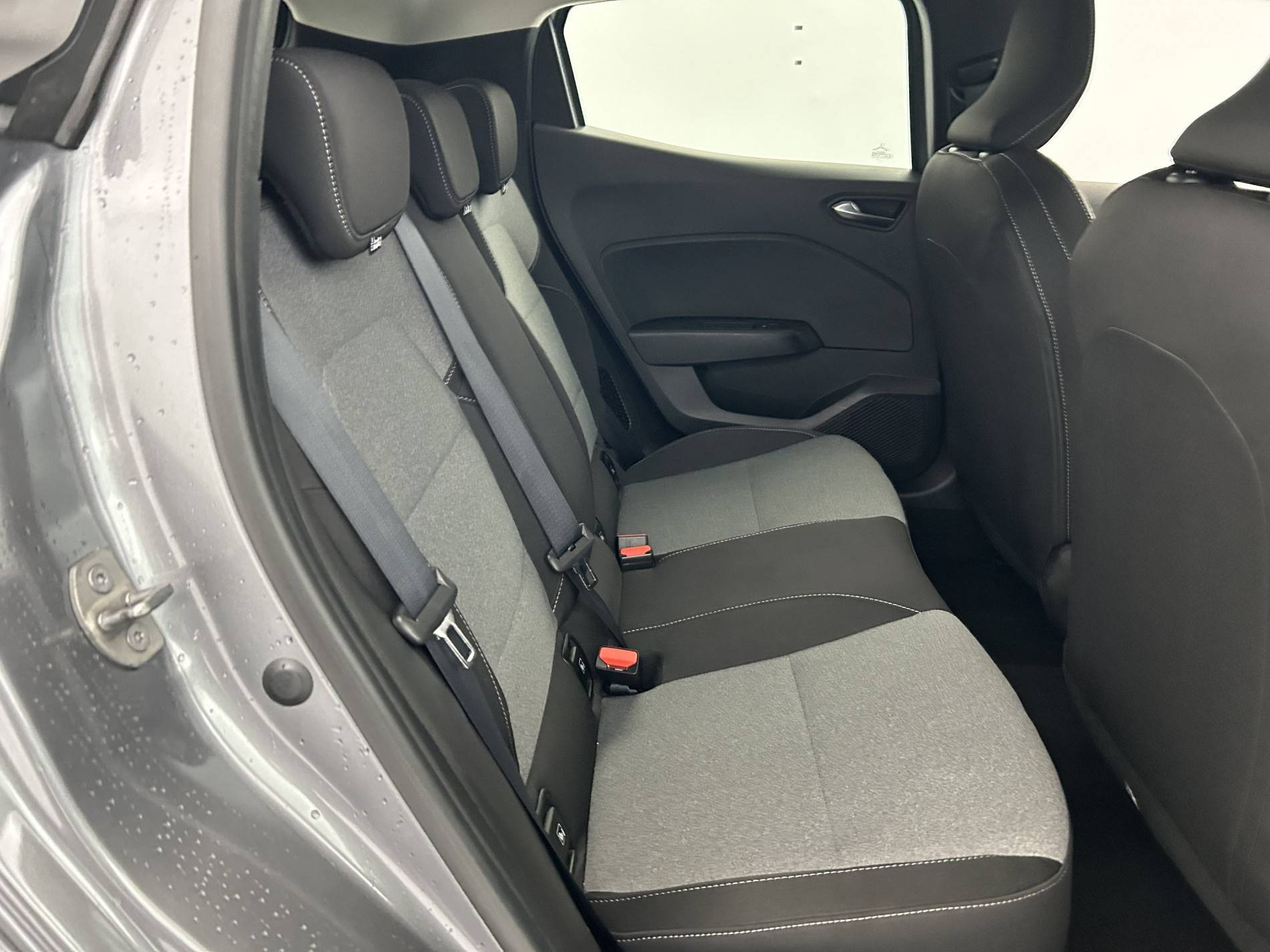 Vente en ligne Renault Clio 5 Clio E-Tech full hybrid 145 ch GSR2 au prix de 18 990 €