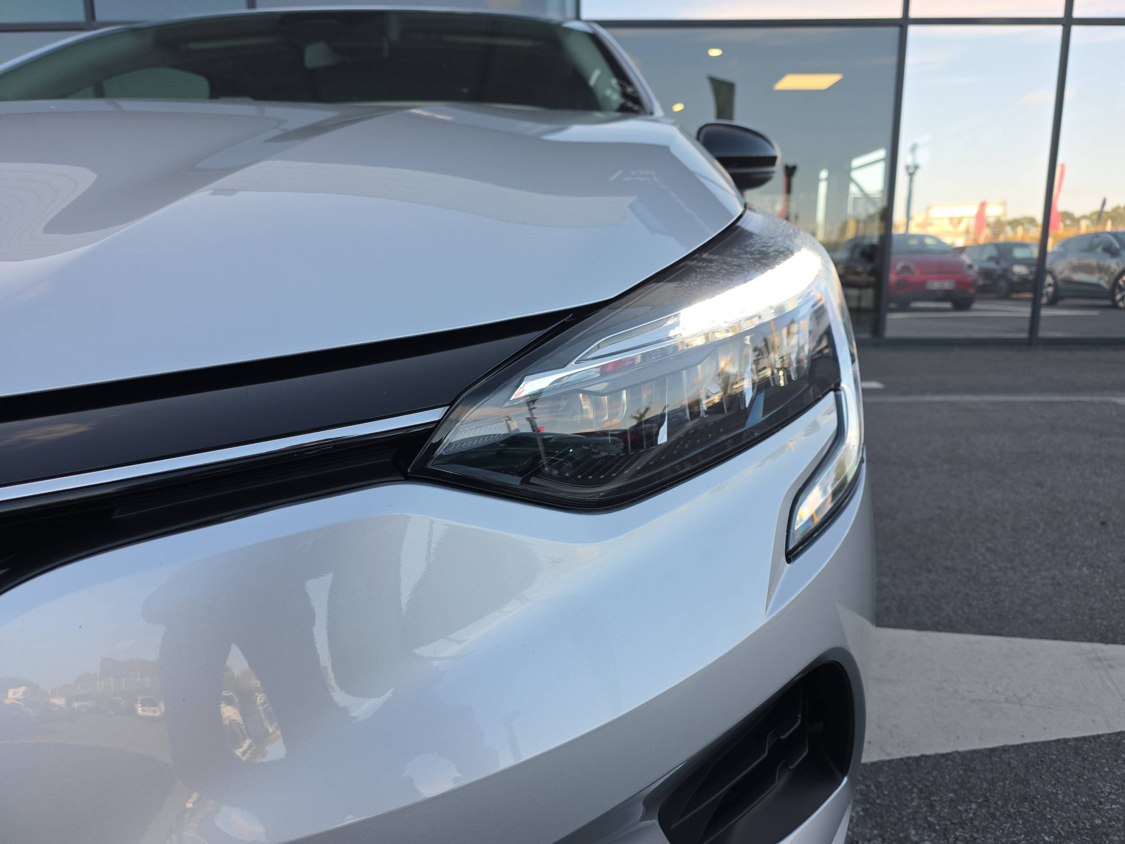Vente en ligne Renault Clio 5 Clio TCe 90 au prix de 13 490 €