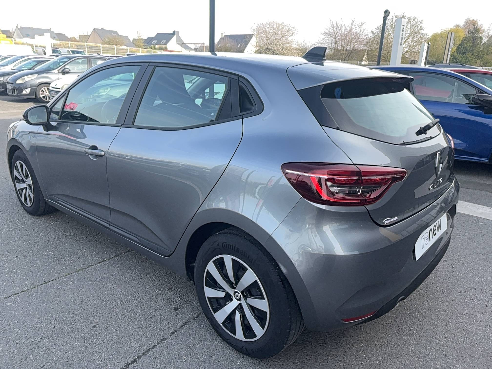 Vente en ligne Renault Clio 5 Clio TCe 90 au prix de 13 690 €