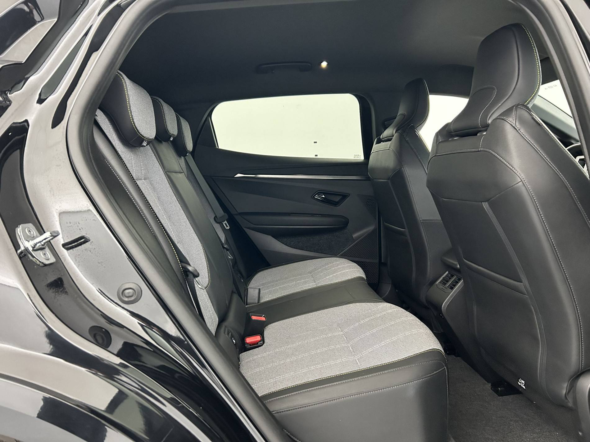 Vente en ligne Renault Megane E-Tech  EV60 220 ch super charge au prix de 21 990 €