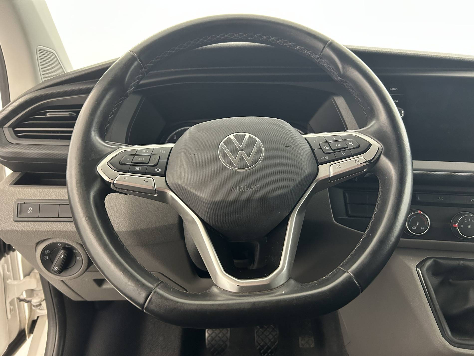 Vente en ligne Volkswagen Transporter  L1H1 2.0 TDI 110 BVM5 au prix de 22 690 €