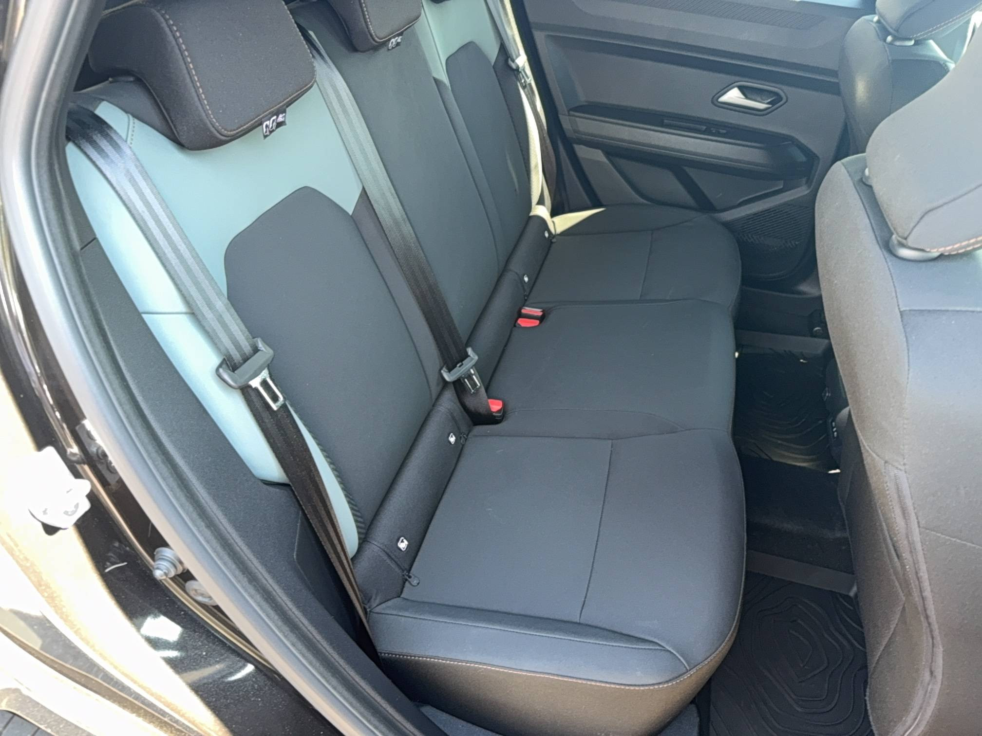 Vente en ligne Dacia Duster  Hybrid 140 au prix de 26 990 €