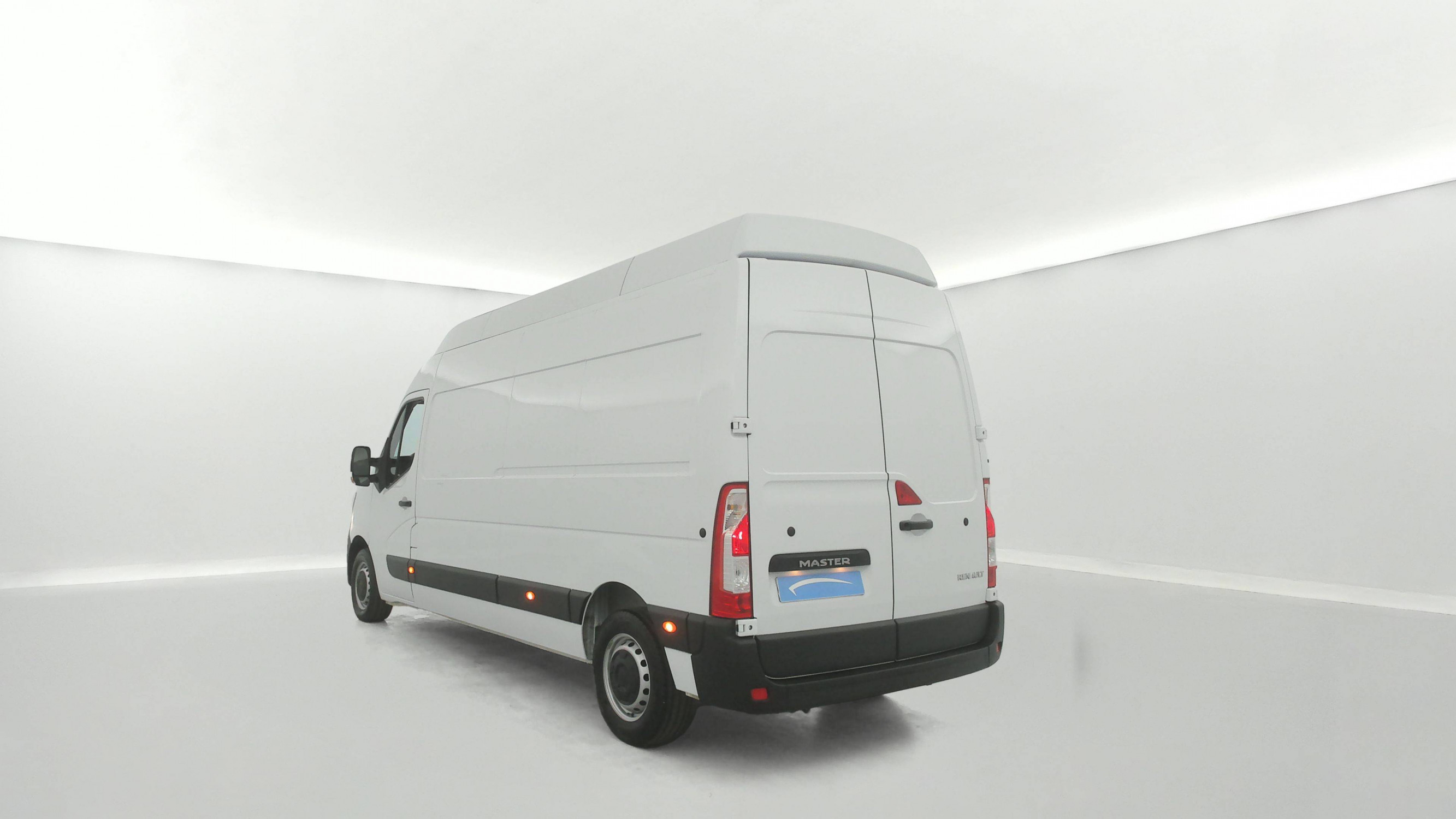 Vente en ligne Renault Master Fourgon MASTER FGN TRAC F3500 L3H3 BLUE DCI 135 au prix de 28 990 €