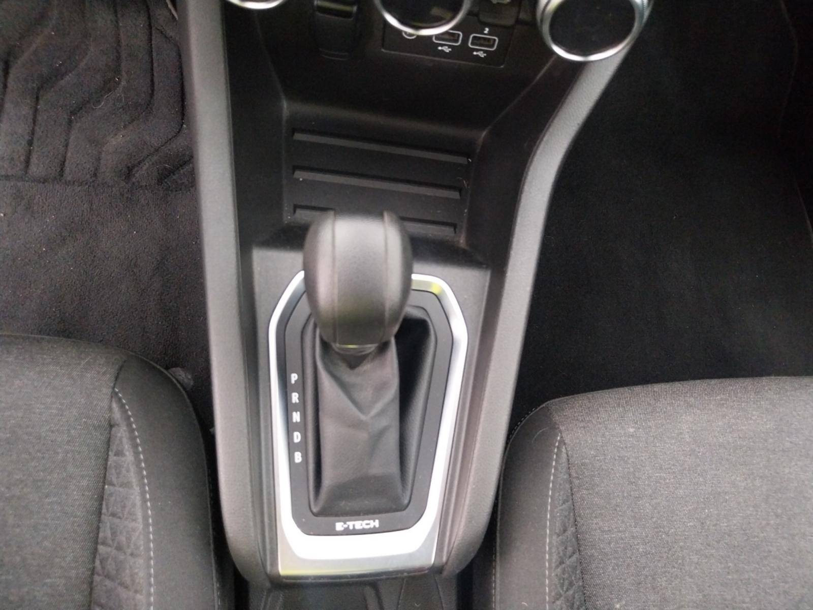 Vente en ligne Renault Clio 5 Clio E-Tech 140 - 21N au prix de 13 960 €