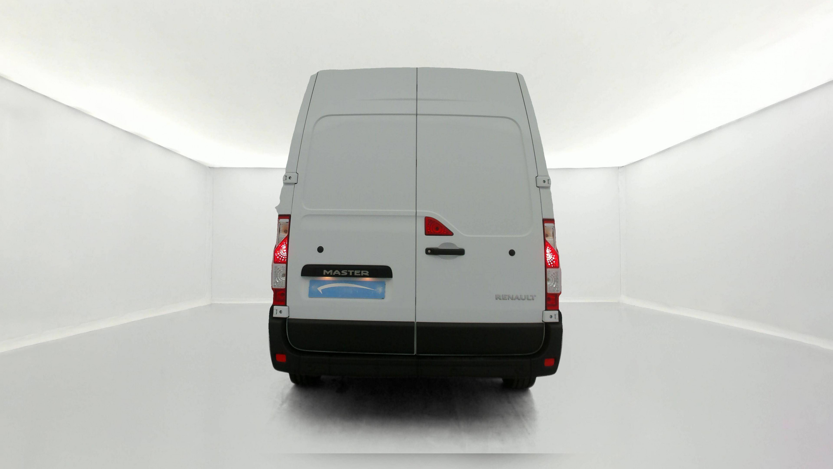 Vente en ligne Renault Master Fourgon MASTER FGN TRAC F3500 L2H2 BLUE DCI 135 au prix de 23 590 €