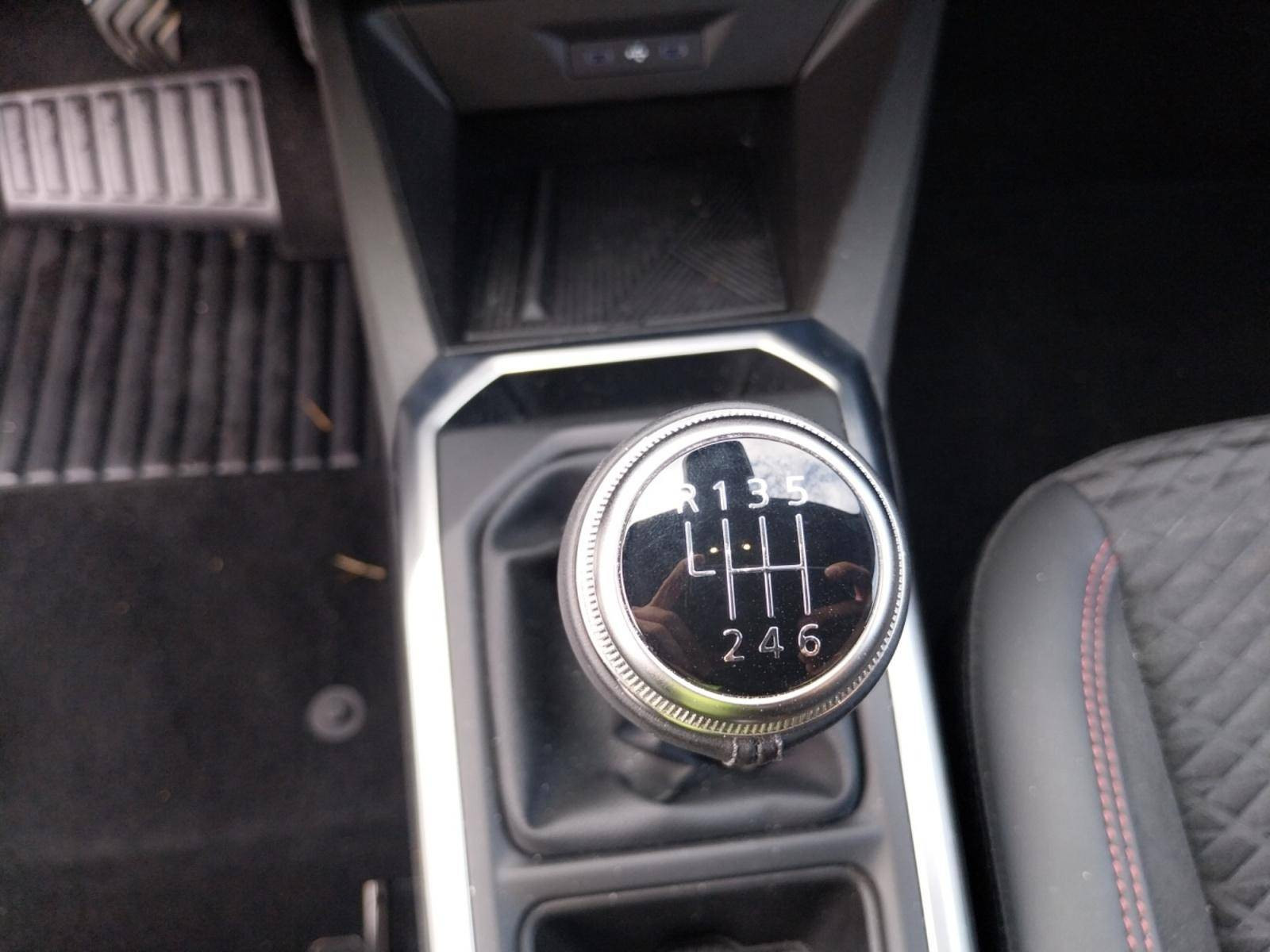Vente en ligne Renault Clio 6 Clio TCe 115 ch au prix de 21 990 €