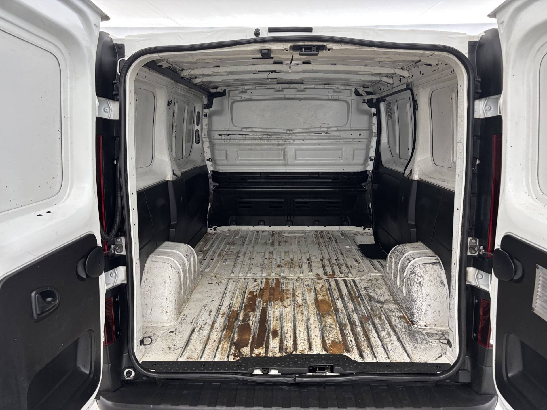 Vente en ligne Renault Trafic 3 Fourgon TRAFIC FGN L1H1 2800 KG BLUE DCI 110 au prix de 20 490 €