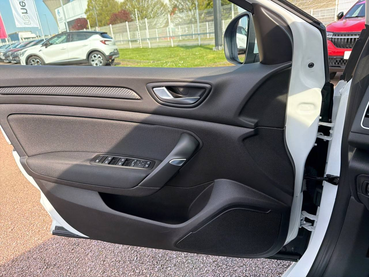 Vente en ligne Renault Megane 4 Mégane IV Berline Blue dCi 95 au prix de 14 990 €