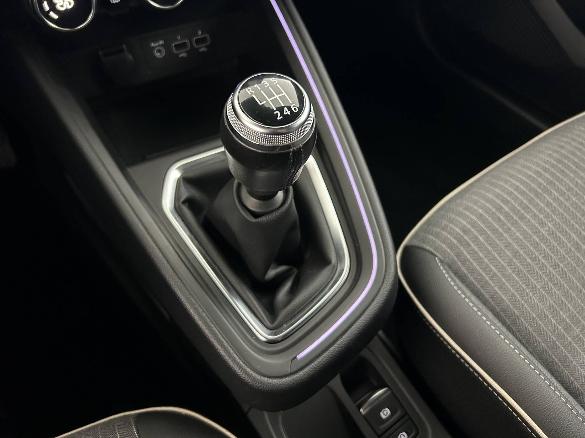 Vente en ligne Renault Clio 5 Clio TCe 140 - 21N au prix de 16 490 €