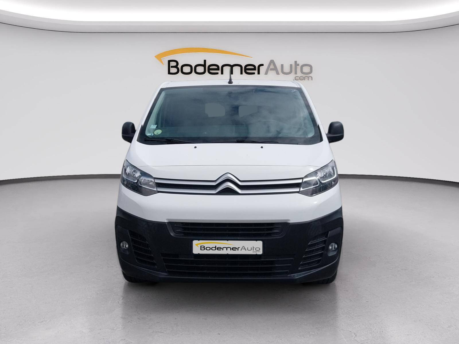 Vente en ligne Citroën Jumpy Combi Jumpy XS BlueHDi 120 S&S BVM6 au prix de 22 890 €