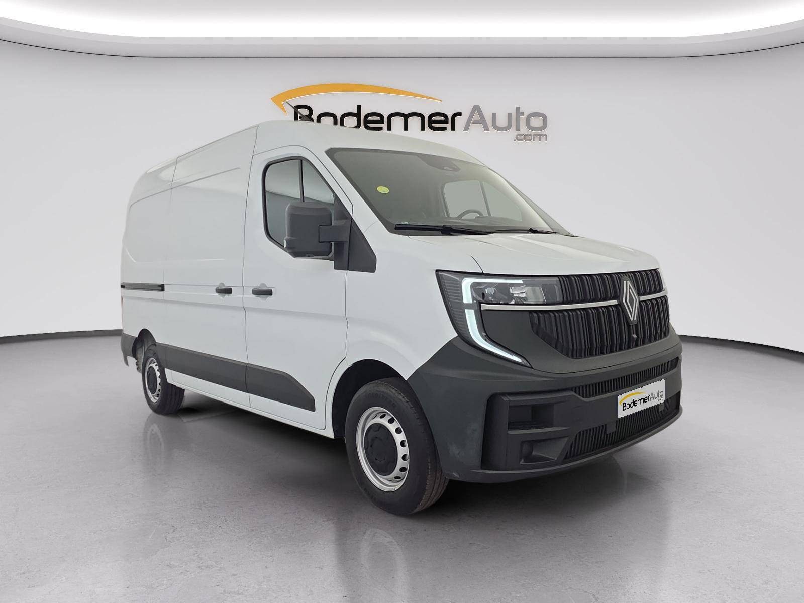 Vente en ligne Renault Master Fourgon MASTER FG BLUE DCI 130 L2H2 3T5 TR au prix de 31 490 €