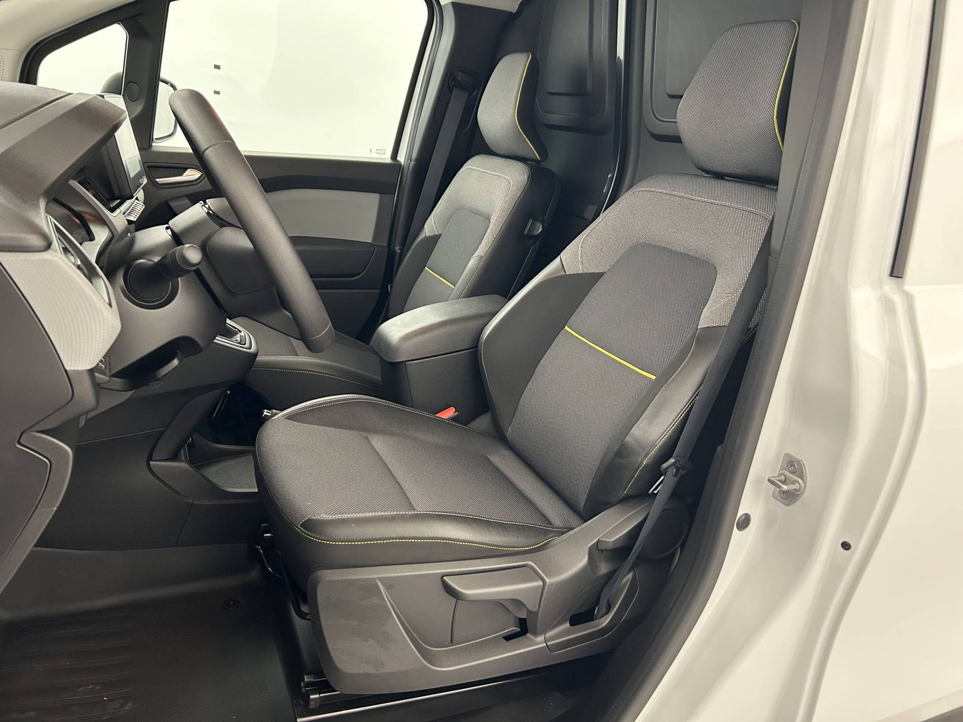 Vente en ligne Renault Kangoo Van  BLUE DCI 95 au prix de 12 990 €