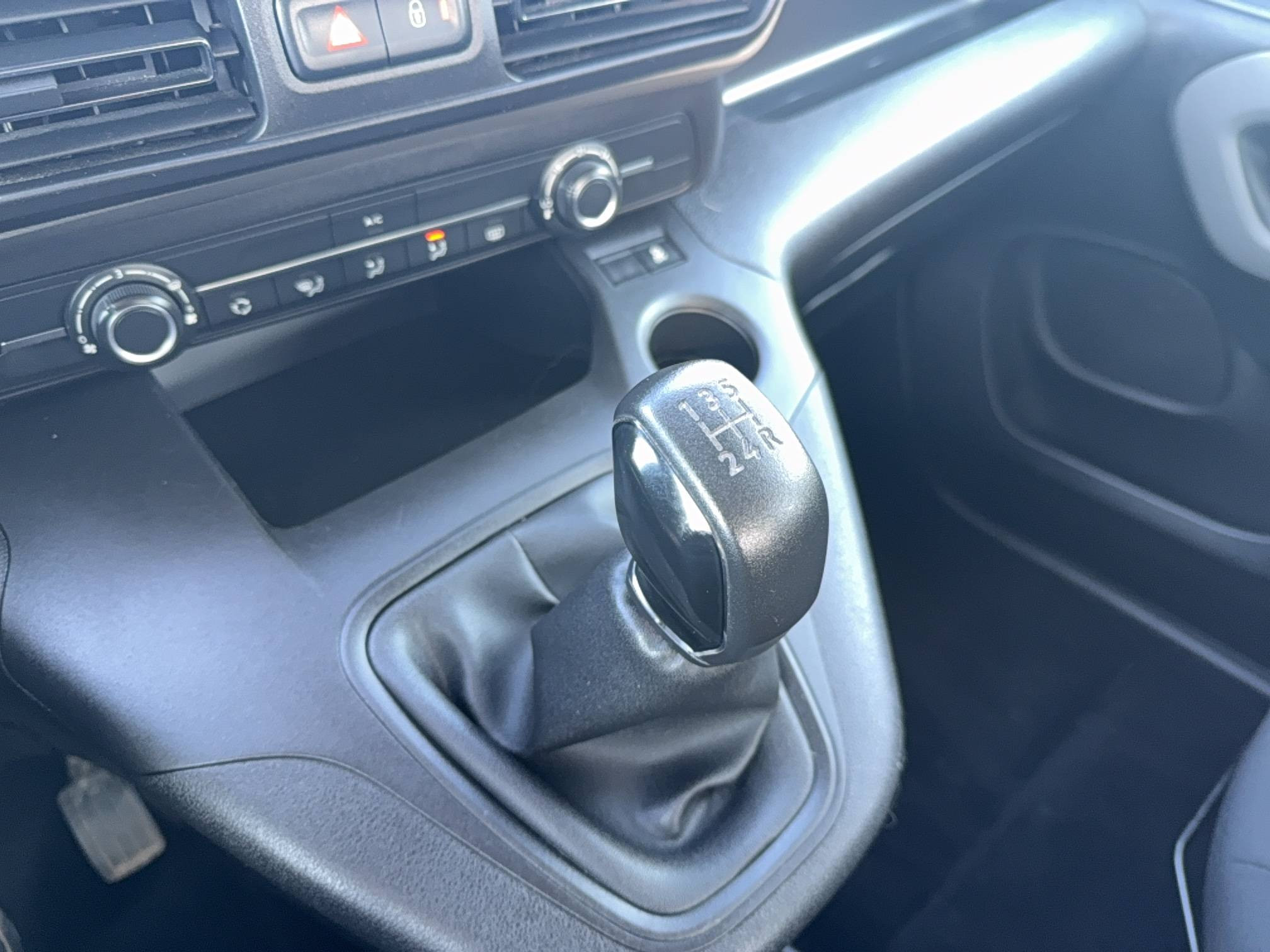 Vente en ligne Peugeot Rifter  Standard BlueHDi 100 BVM5 au prix de 15 490 €