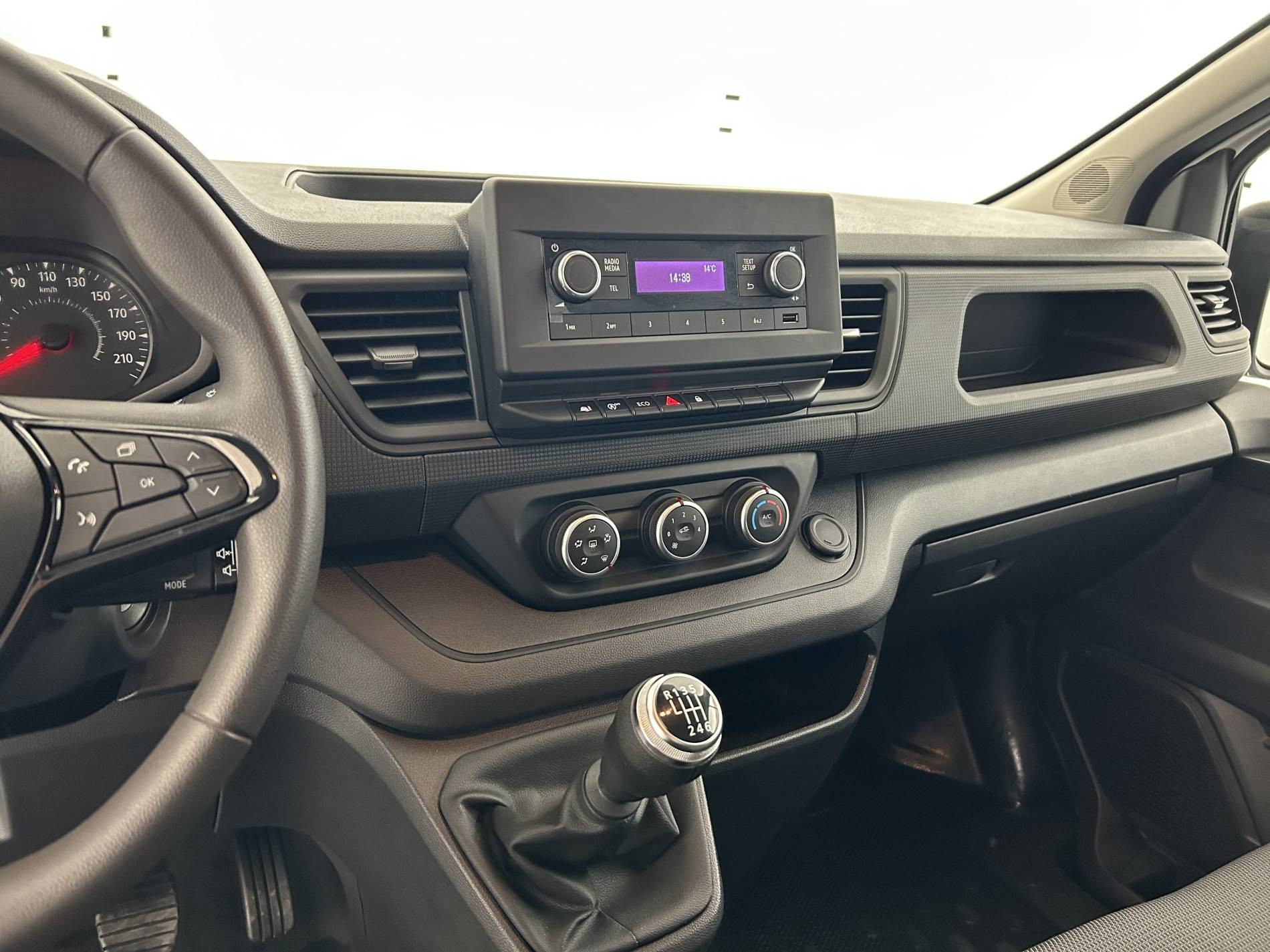 Vente en ligne Renault Trafic 3 Fourgon TRAFIC FG BLUE DCI 130 L1H1 3T GSR2 au prix de 24 990 €