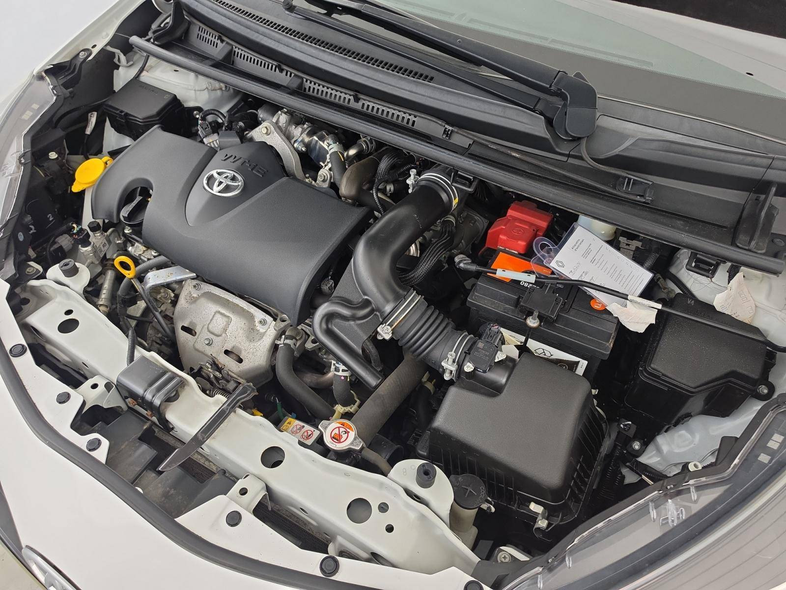 Vente en ligne Toyota Yaris Yaris Pro 110 VVT-i CVT au prix de 12 990 €