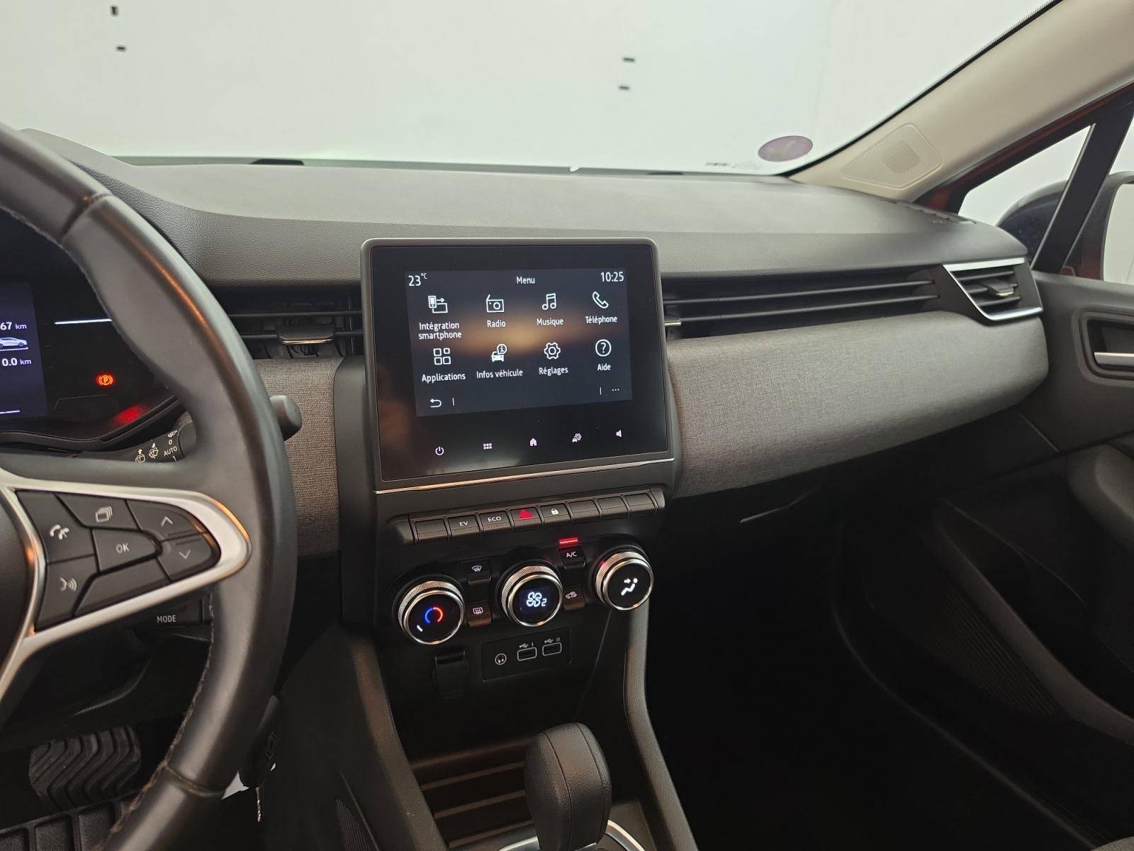 Vente en ligne Renault Clio 5 Clio E-Tech full hybrid 145 au prix de 16 290 €