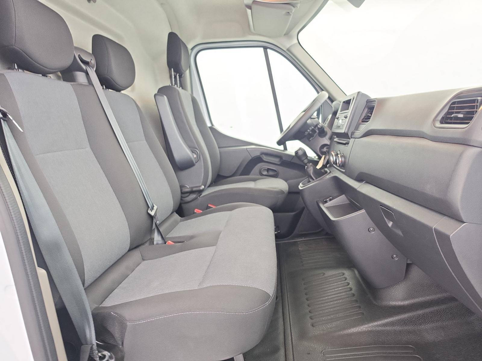 Vente en ligne Renault Master Fourgon MASTER FGN TRAC F3500 L3H3 BLUE DCI 135 au prix de 24 900 €
