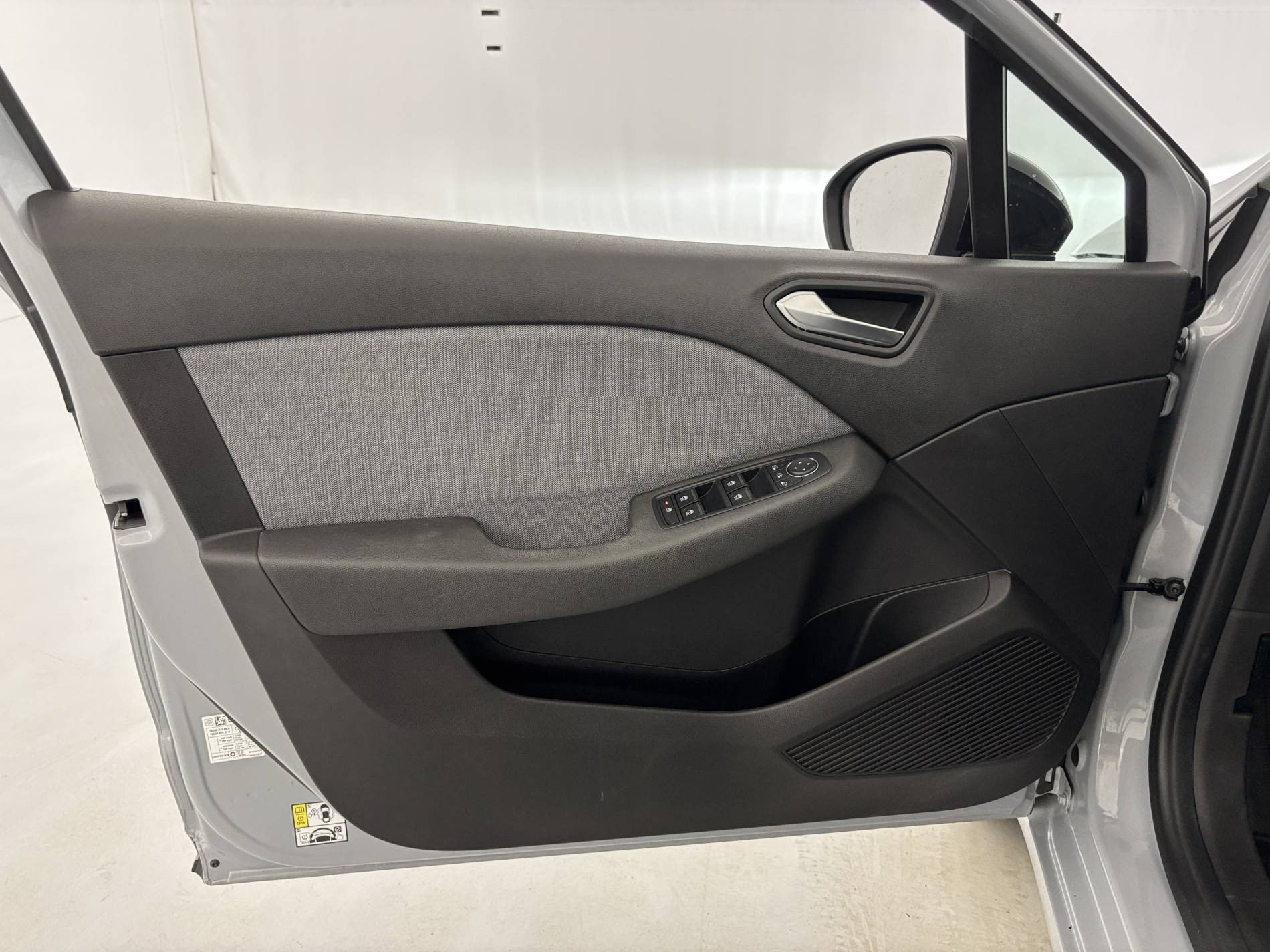 Vente en ligne Renault Clio 5 Clio E-Tech full hybrid 145 au prix de 17 990 €