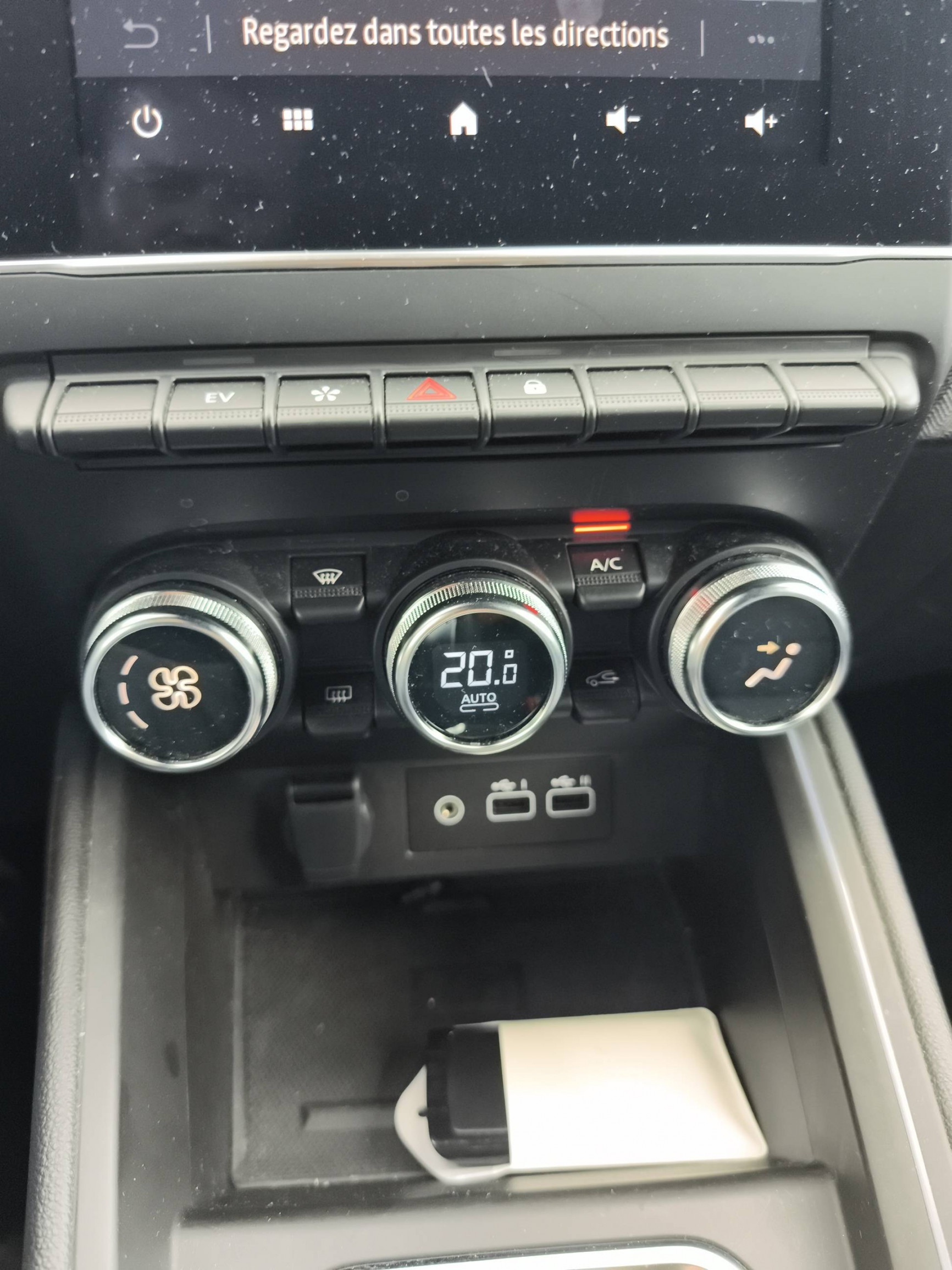 Vente en ligne Renault Clio 5 Clio E-Tech full hybrid 145 au prix de 18 990 €