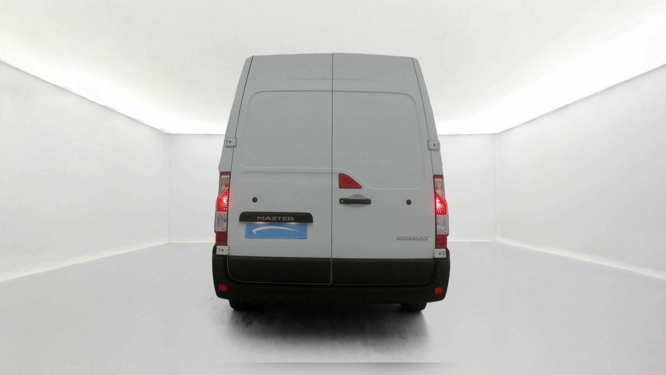 Vente en ligne Renault Master Fourgon MASTER FGN TRAC F3500 L2H2 BLUE DCI 135 au prix de 23 990 €