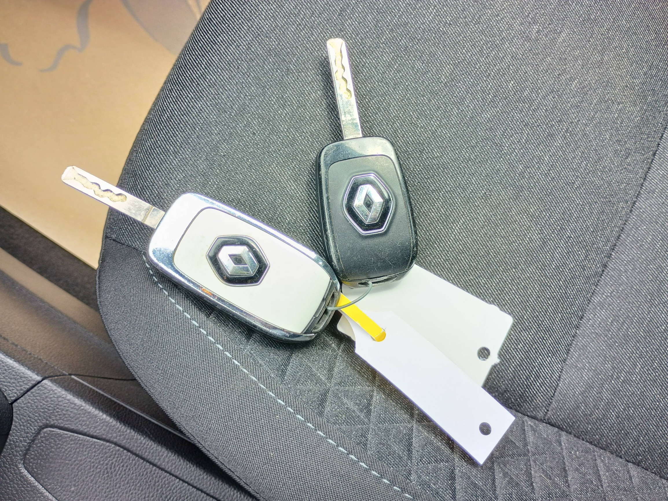 Vente en ligne Renault Clio 5 Clio Blue dCi 85 au prix de 11 990 €