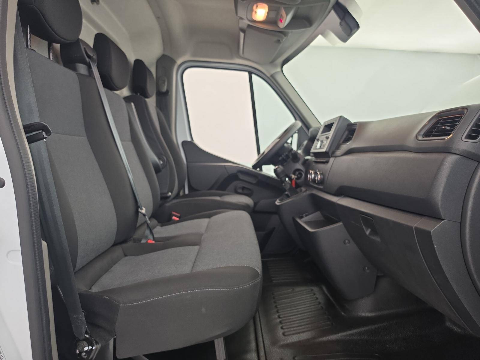 Vente en ligne Renault Master Fourgon MASTER FGN TRAC F3500 L2H2 BLUE DCI 135 au prix de 23 900 €