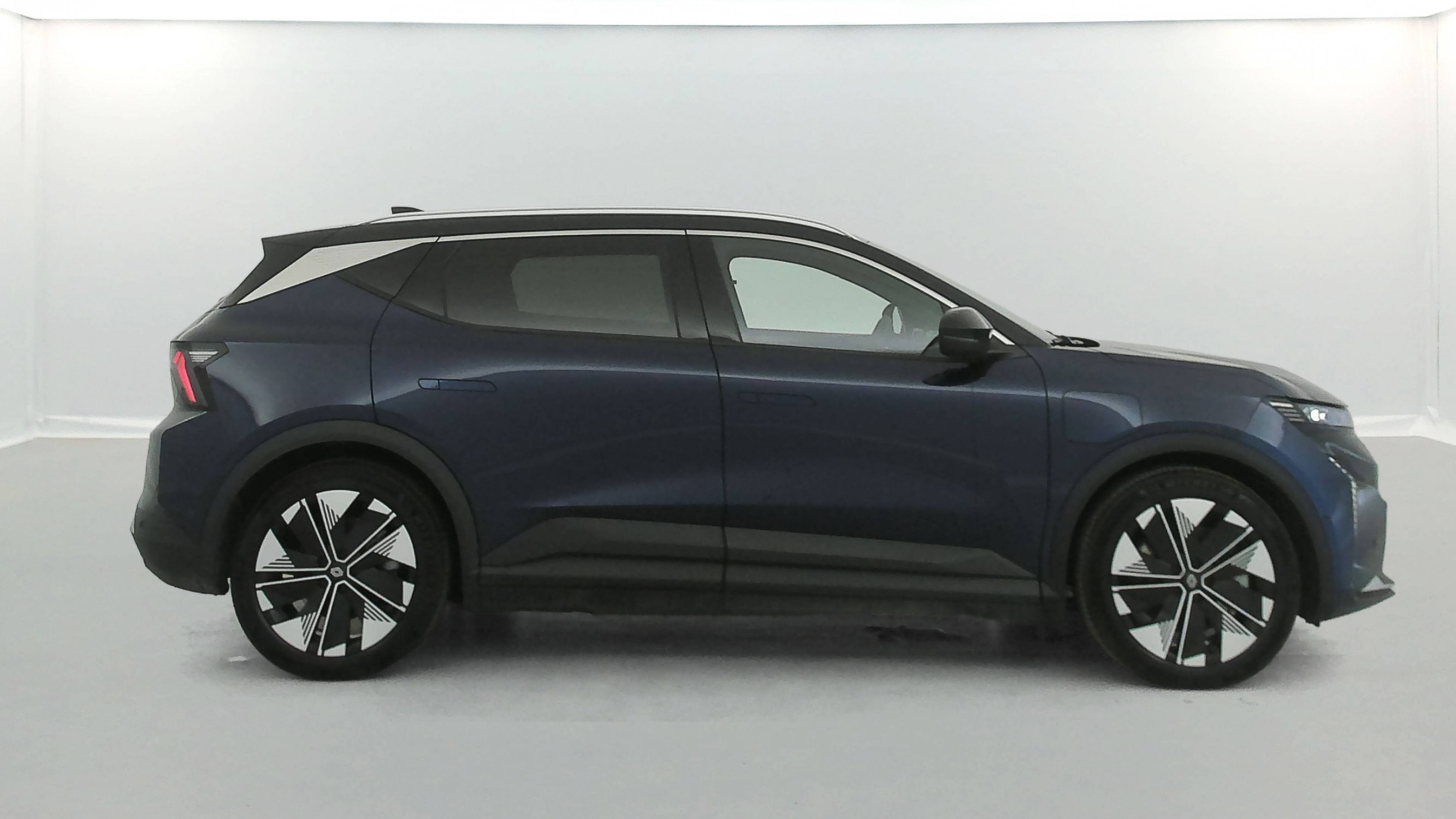 Vente en ligne Renault Scenic E-Tech Scenic E-Tech électrique 220 ch grande autonomie au prix de 37 990 €