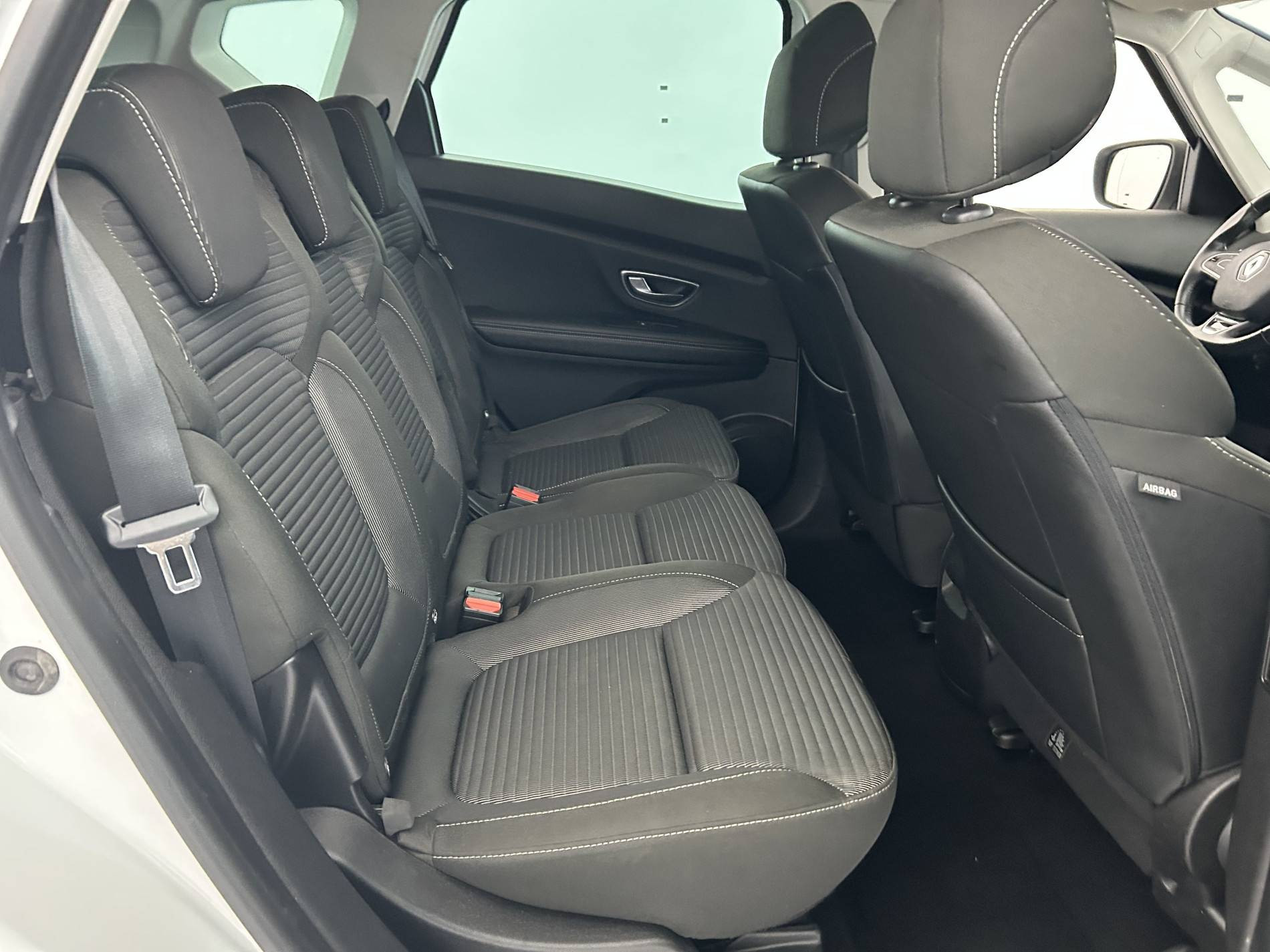 Vente en ligne Renault Scenic 4 Scenic dCi 110 Energy au prix de 12 490 €