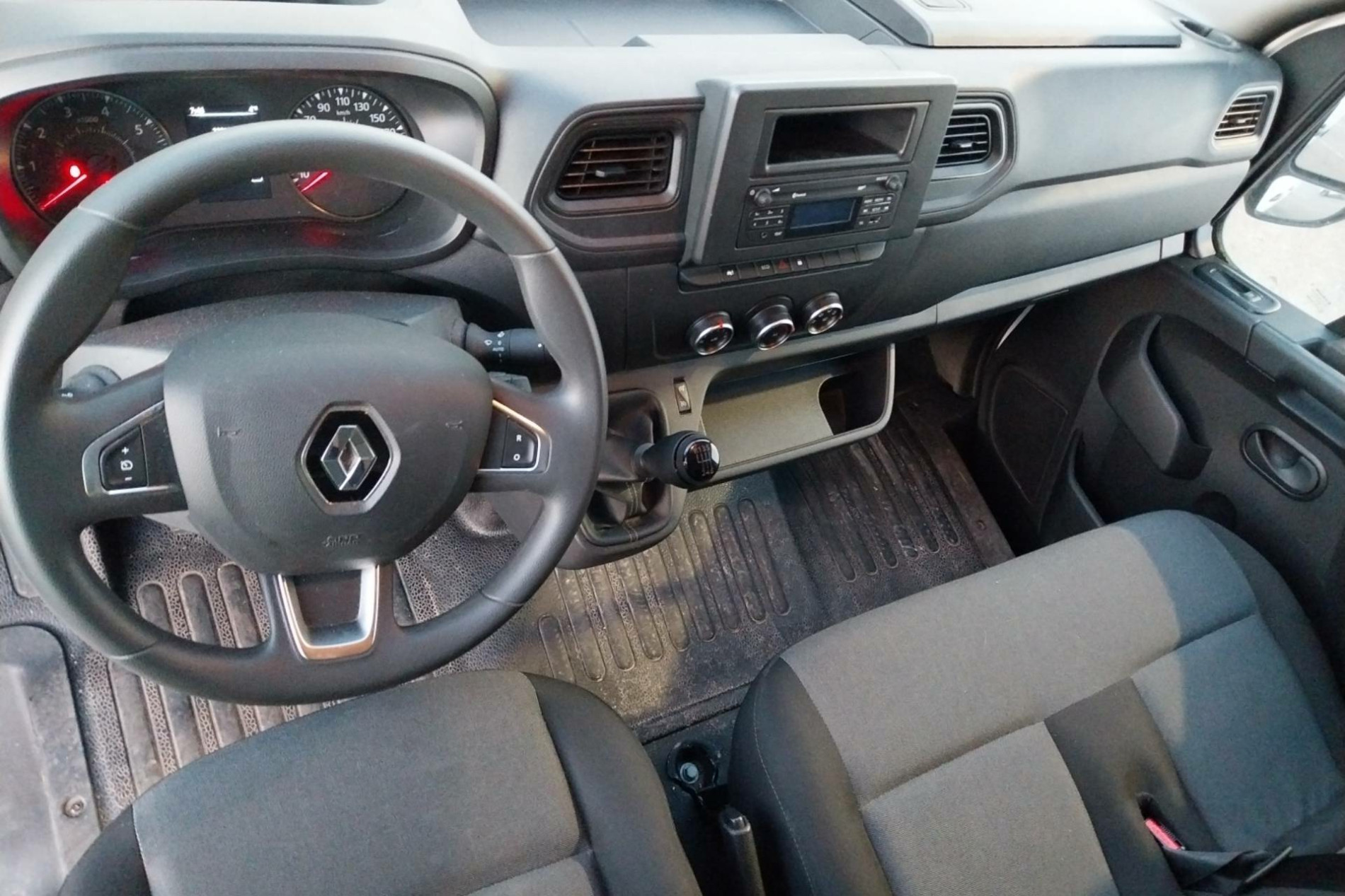 Vente en ligne Renault Master Fourgon MASTER FGN TRAC F3500 L2H2 BLUE DCI 135 au prix de 27 990 €