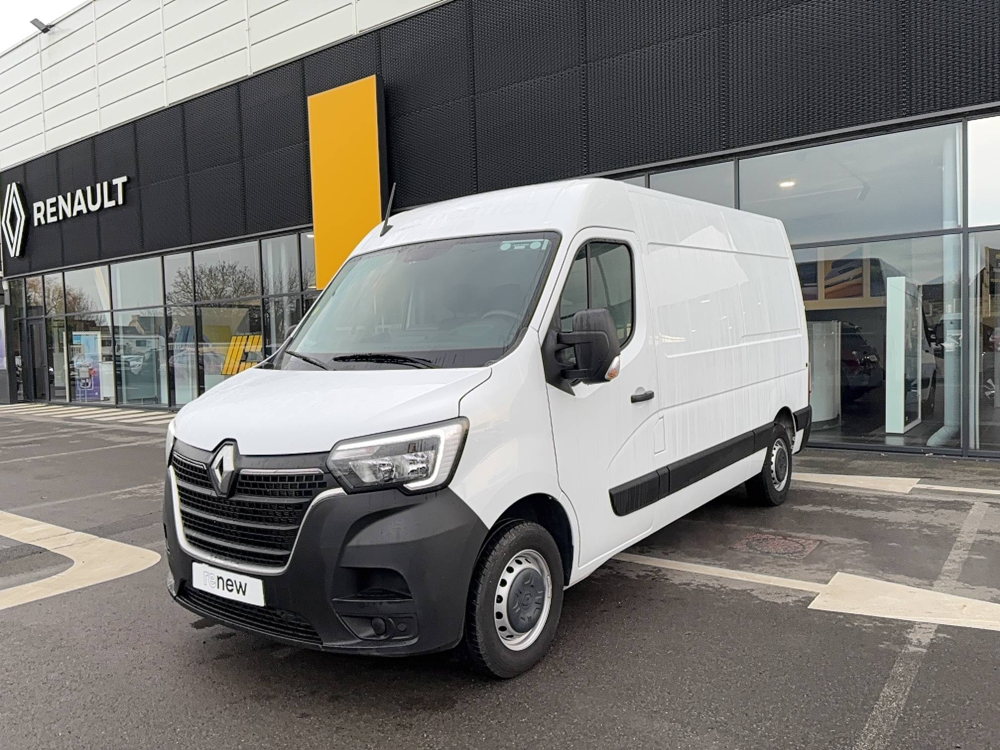 Renault Master Fourgon MASTER FGN TRAC F3500 L2H2 BLUE DCI 135 occasion de 2024 en vente à Lamballe