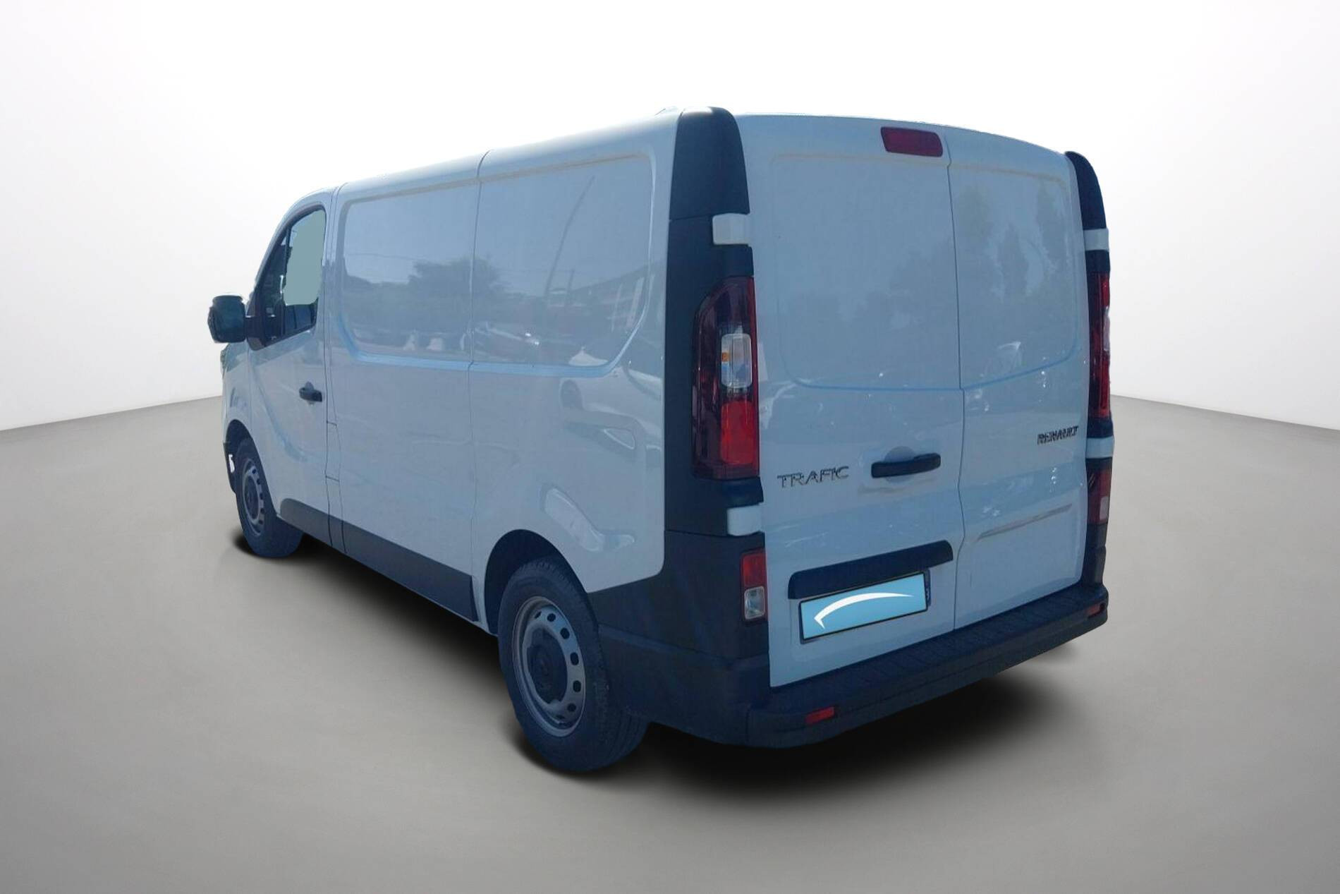 Vente en ligne Renault Trafic 3 Fourgon TRAFIC FG BLUE DCI 130 L1H1 3T GSR2 au prix de 23 990 €