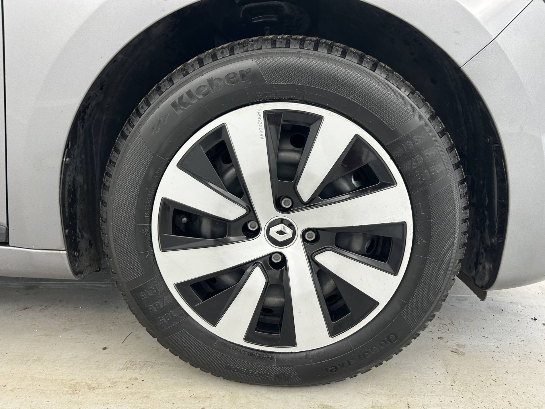 Vente en ligne Renault Clio 5 Clio E-Tech full hybrid 145 au prix de 16 490 €