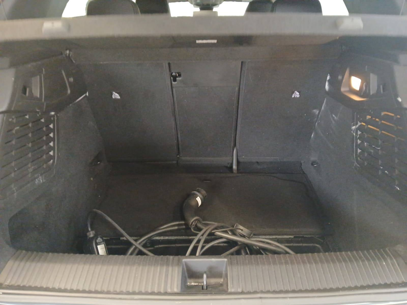 Vente en ligne Renault Scenic E-Tech Scenic E-Tech électrique 220 ch grande autonomie au prix de 37 990 €