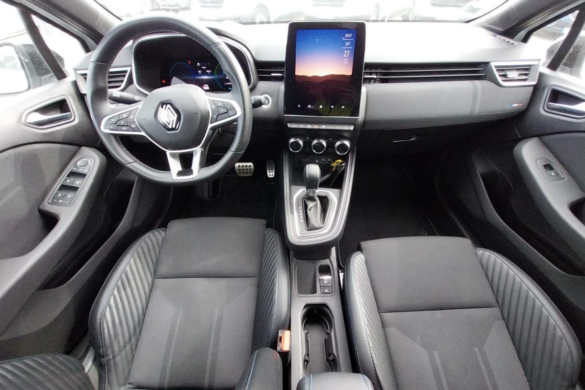 Vente en ligne Renault Clio 5 Clio E-Tech full hybrid 145 au prix de 20 500 €