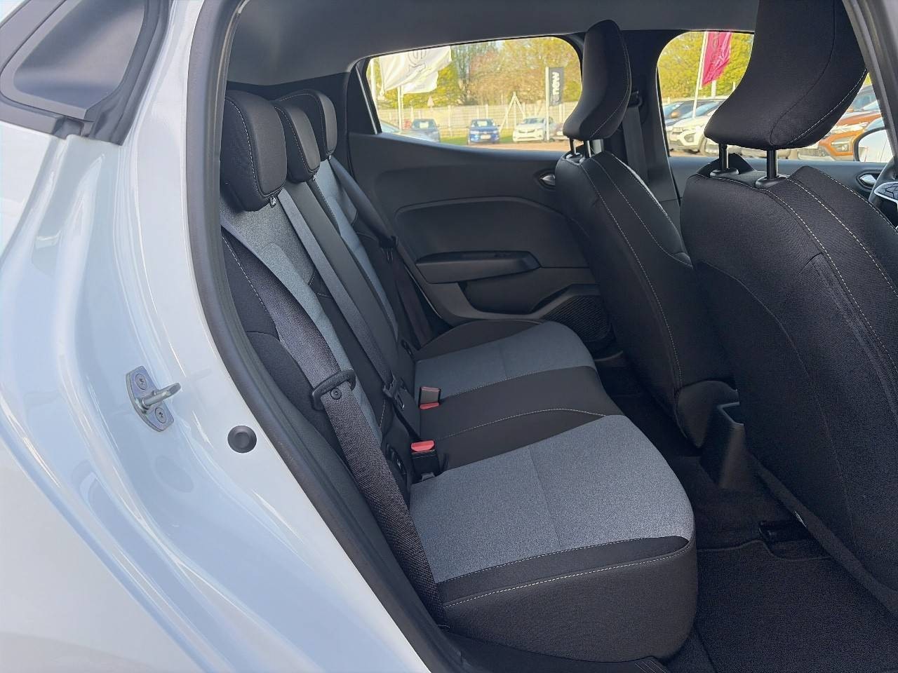 Vente en ligne Renault Clio 5 Clio TCe 90 au prix de 14 990 €