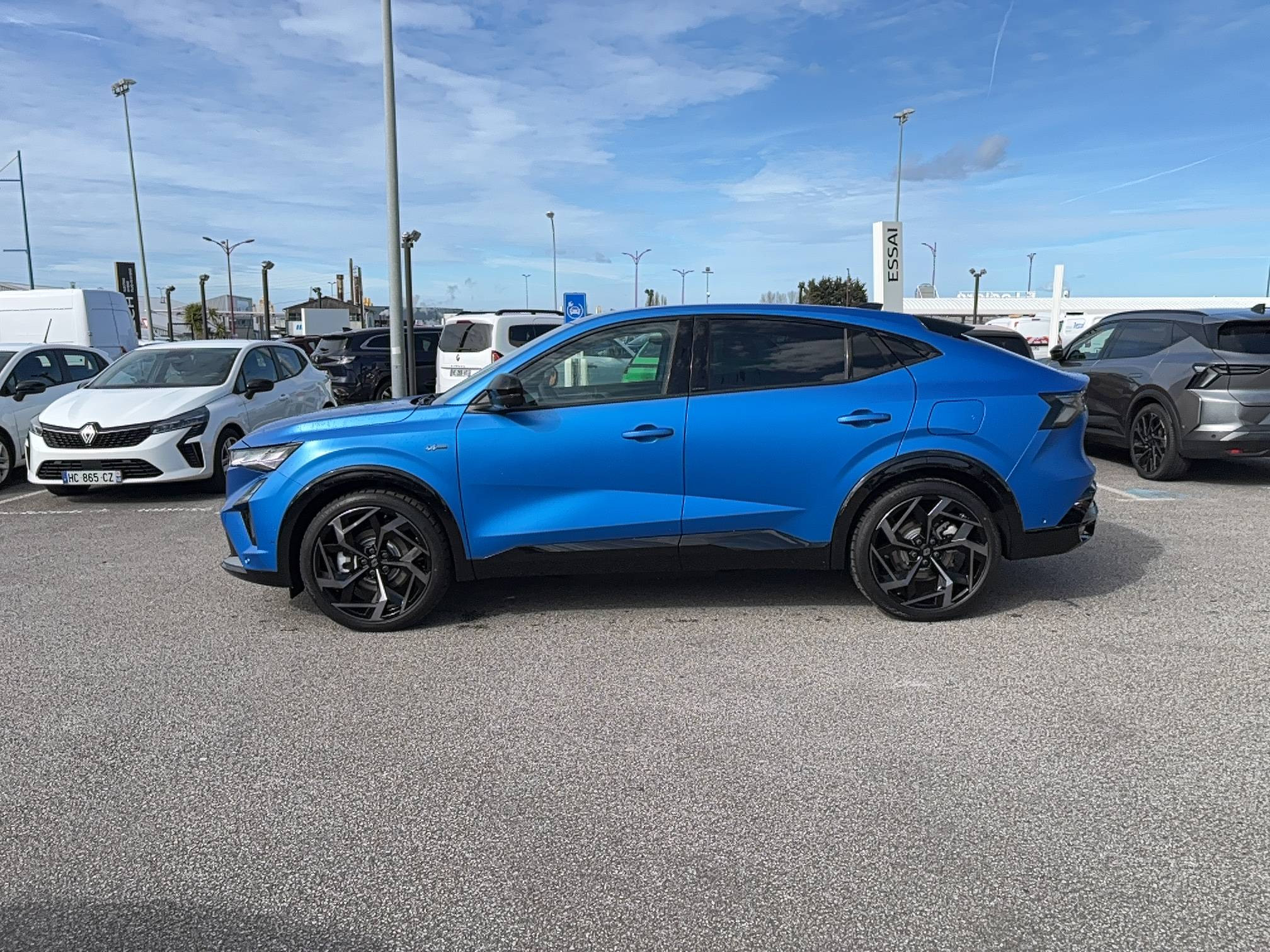 Vente en ligne Renault Rafale  hyper hybrid E-Tech 300 ch 4x4 au prix de 59 900 €