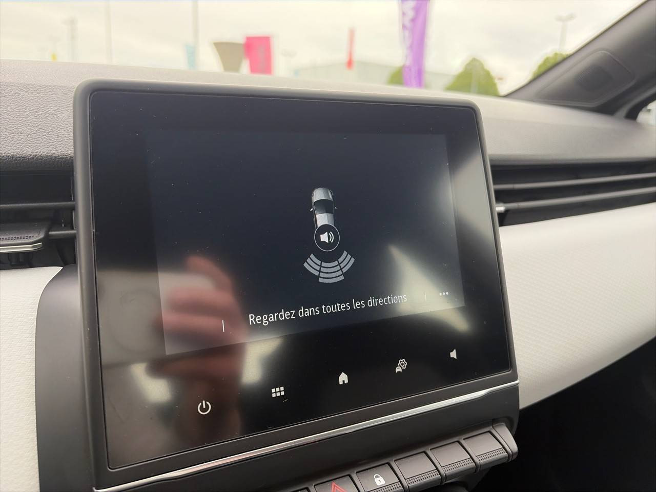 Vente en ligne Renault Clio 5 Clio E-Tech 140 - 21N au prix de 15 490 €