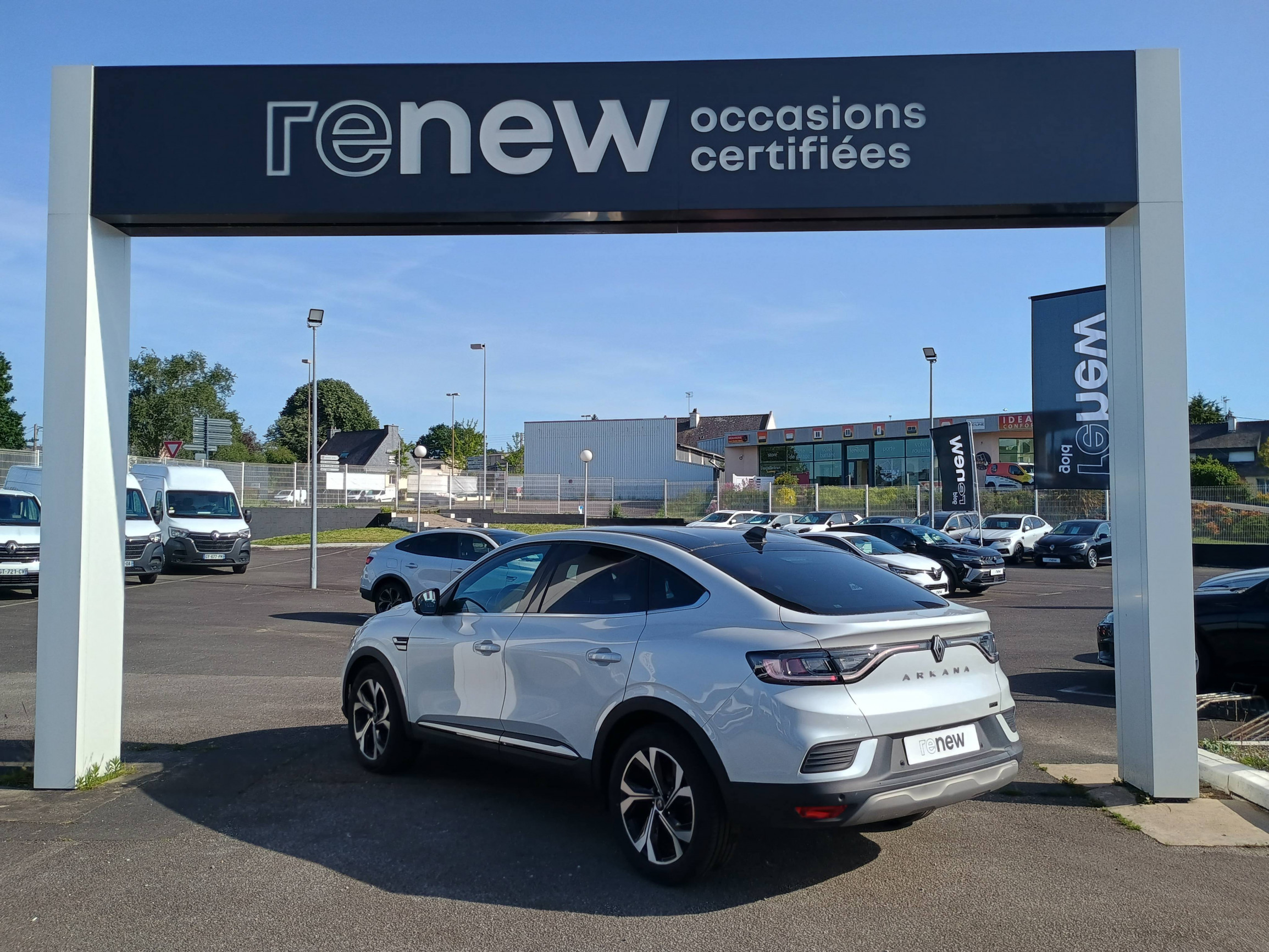 Vente en ligne Renault Arkana  E-Tech full hybrid 145 GSR2 au prix de 25 990 €
